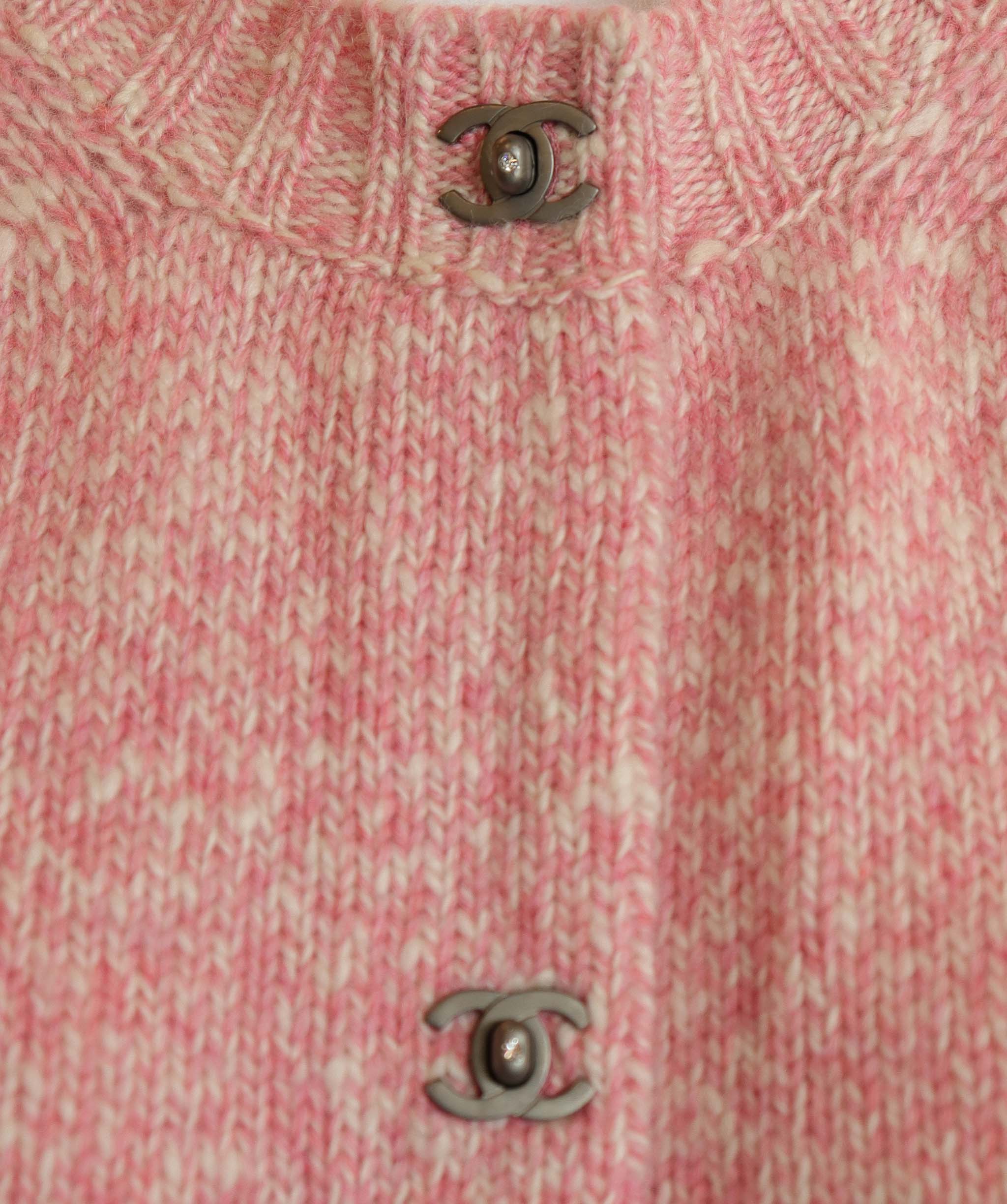 Chanel CHANEL PINK TURNLOCK CC CARDIGAN DXBK0302
