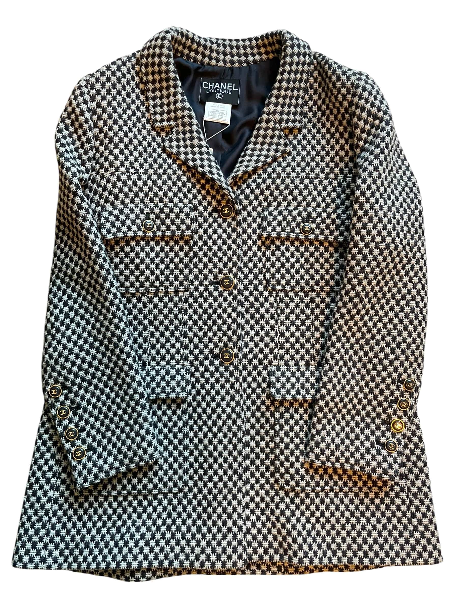 Chanel Chanel Sz 48 Brown White Tweed Jacket with CC Buttons DXBK0323