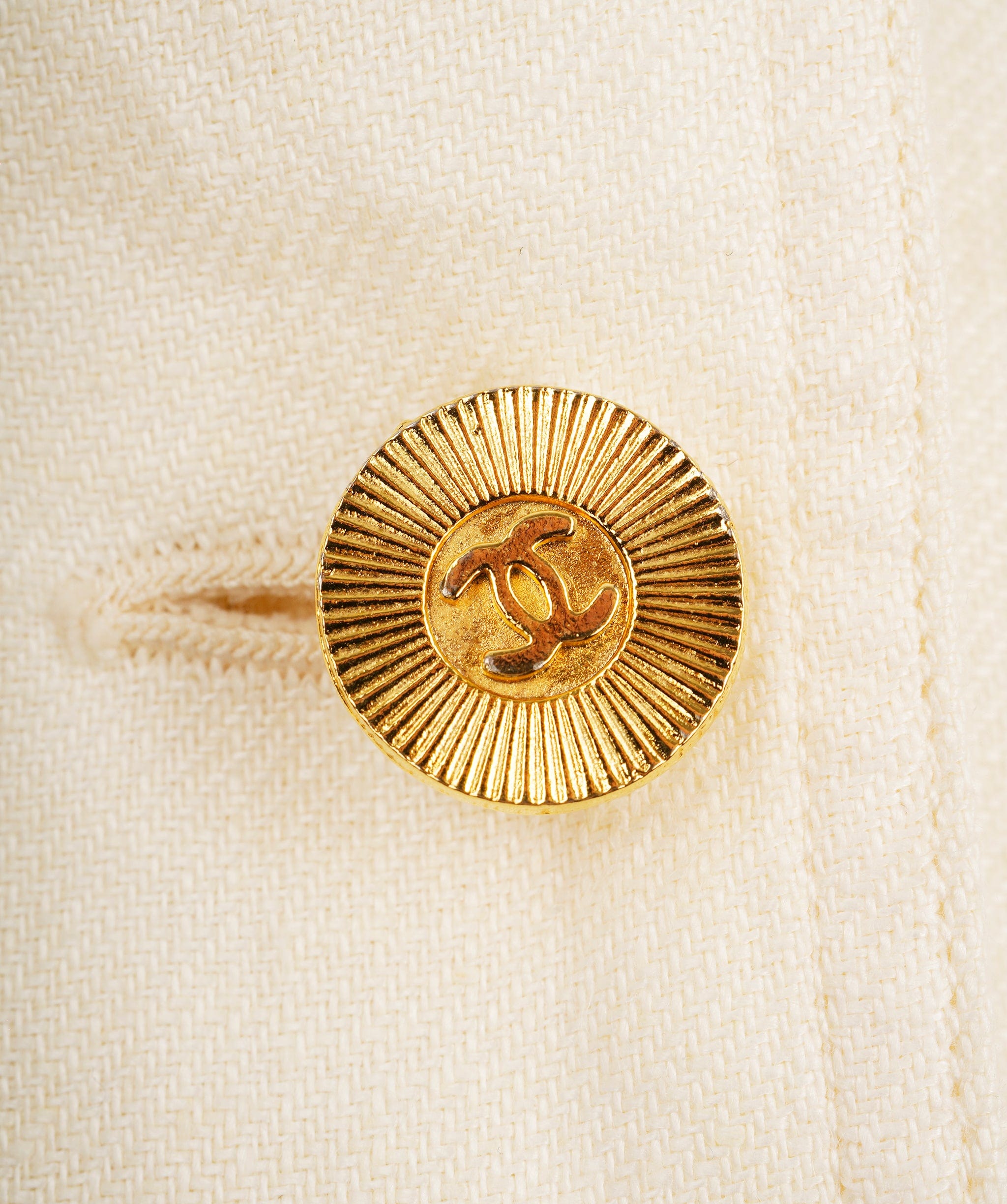 Chanel Chanel Vintage Linen Sunburst Button Coat ALC2661