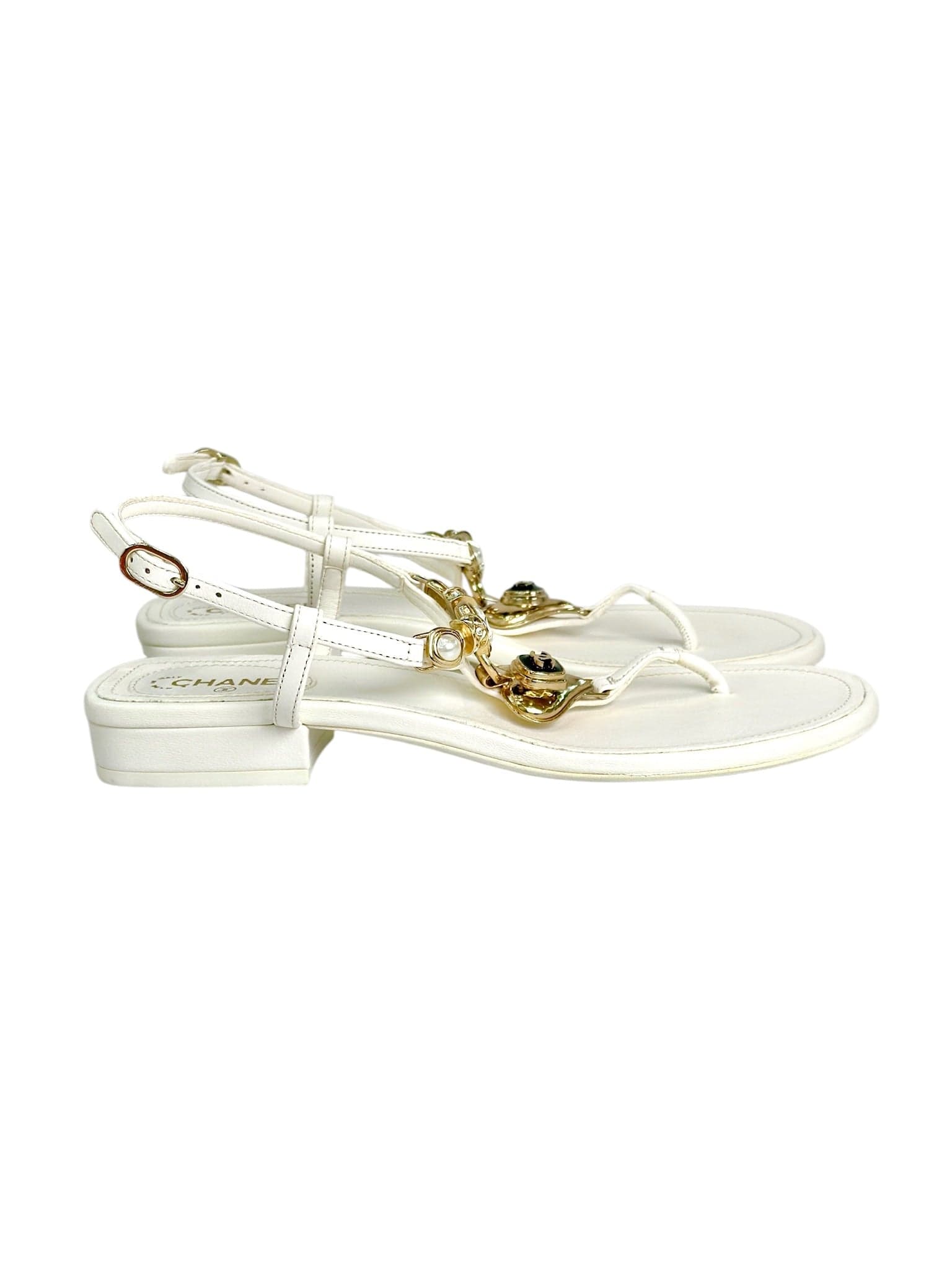 Chanel Chanel 23C Thongs White With Heart 37.5#