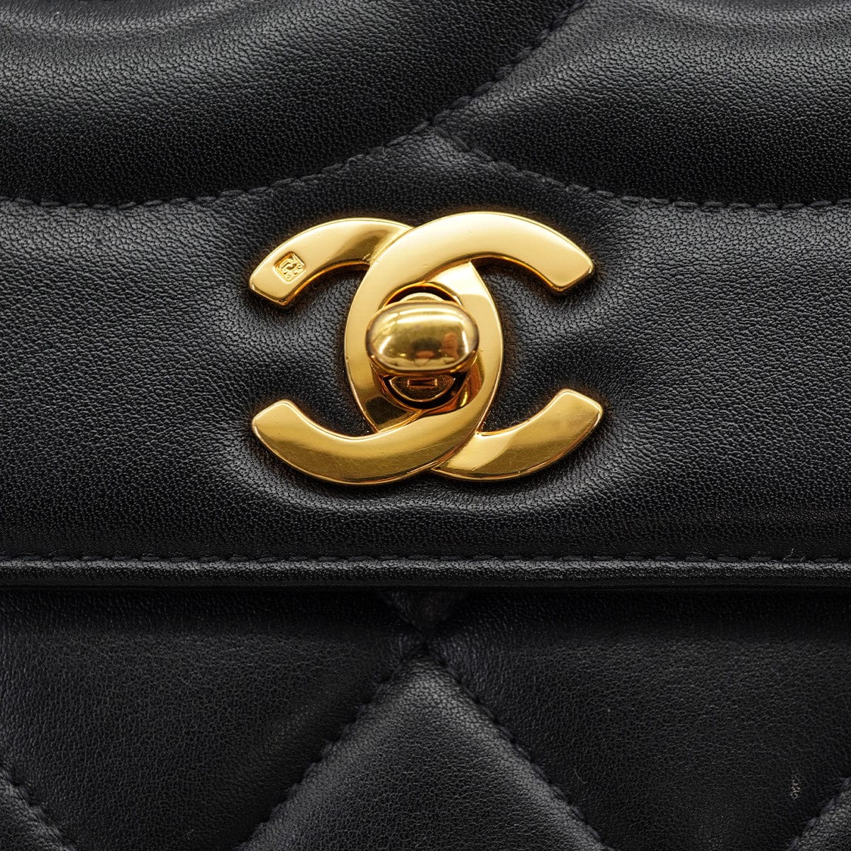 CHANEL VINTAGE CHANEL BIG COCO CHAIN SHOULDER BAG BLACK LEATHER GOLD HARDWARE 90325334