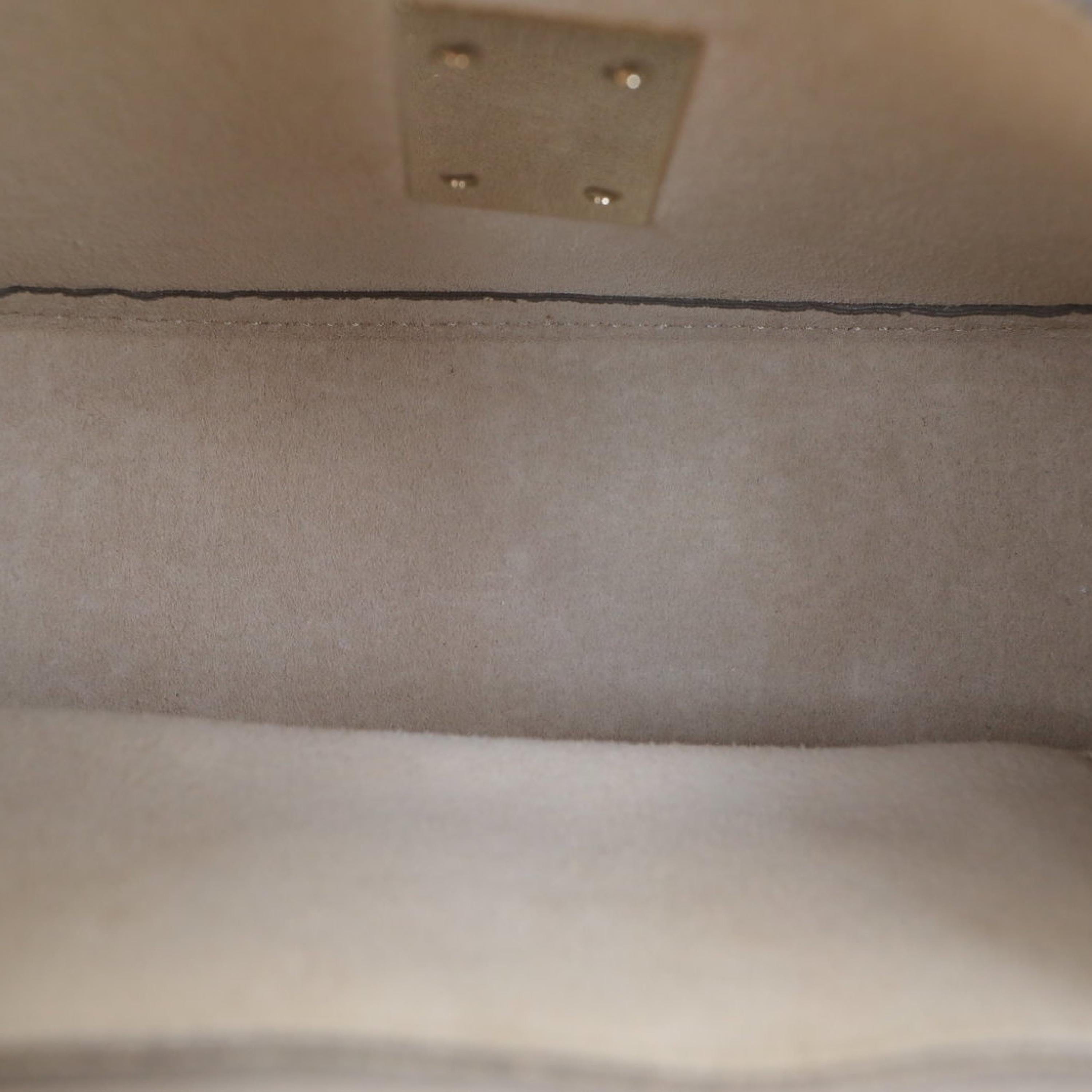 Chloé Chloe Drew Piggy Bank Small Gold Leather C
No accessories ALC3152