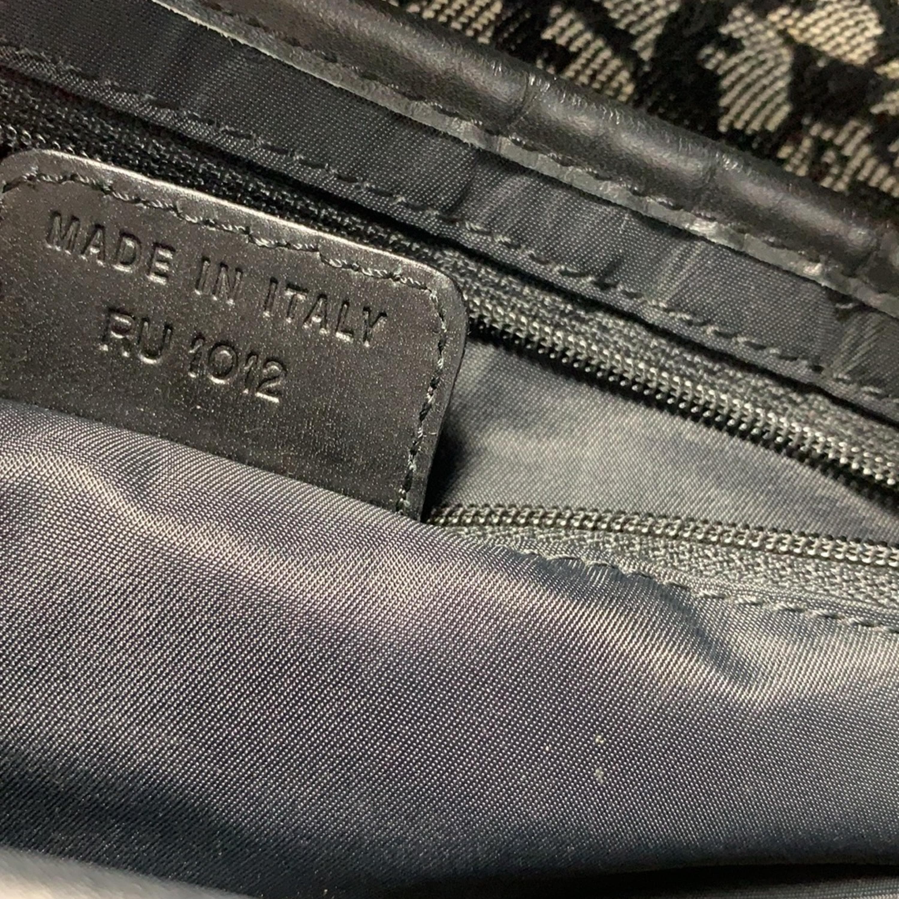 Christian Dior Christian Dior Black leather canvas silver buckle 2002 used saddle bag medium /
No accessories ALC3161