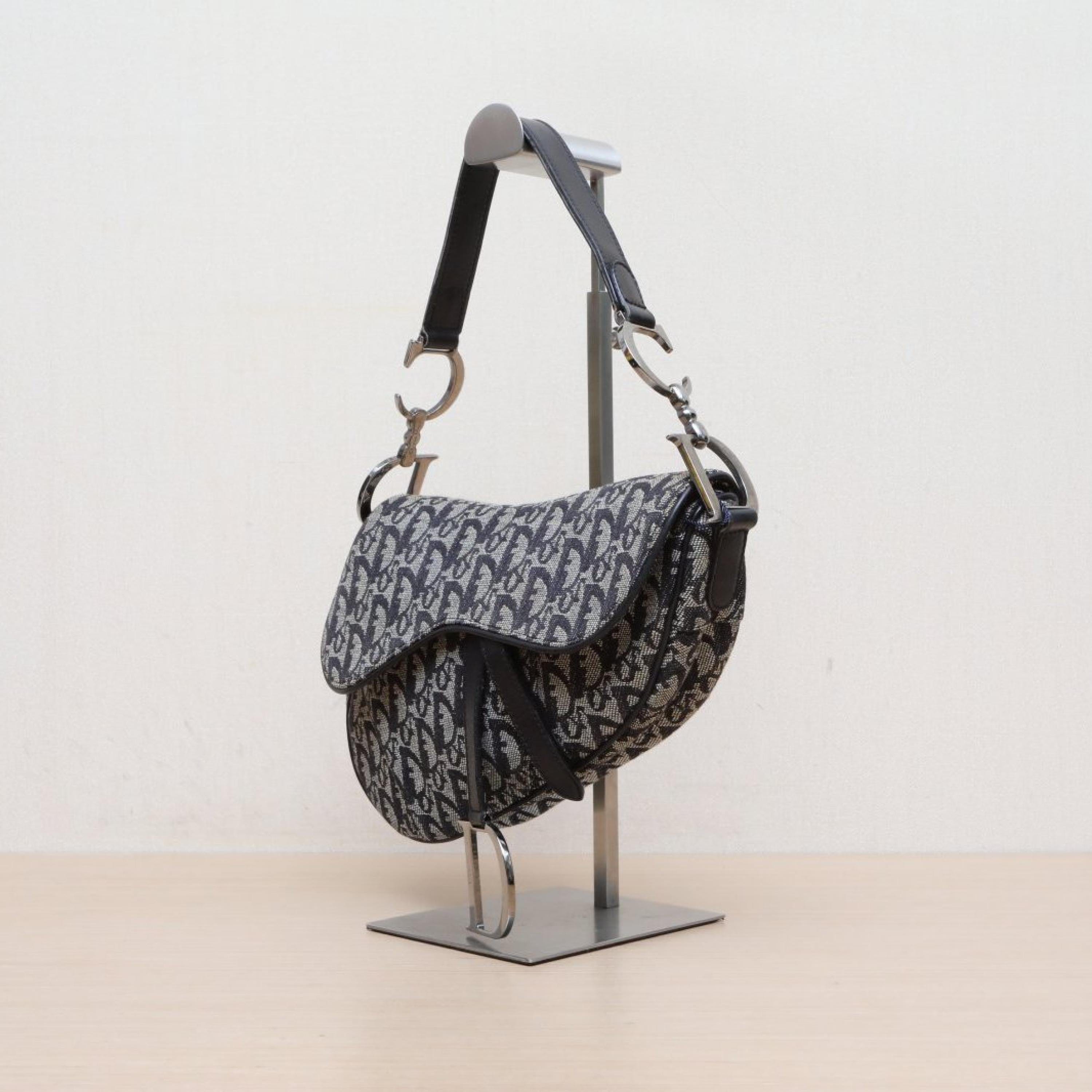 Christian Dior Christian Dior Black leather canvas silver buckle 2002 used saddle bag medium /
No accessories ALC3161