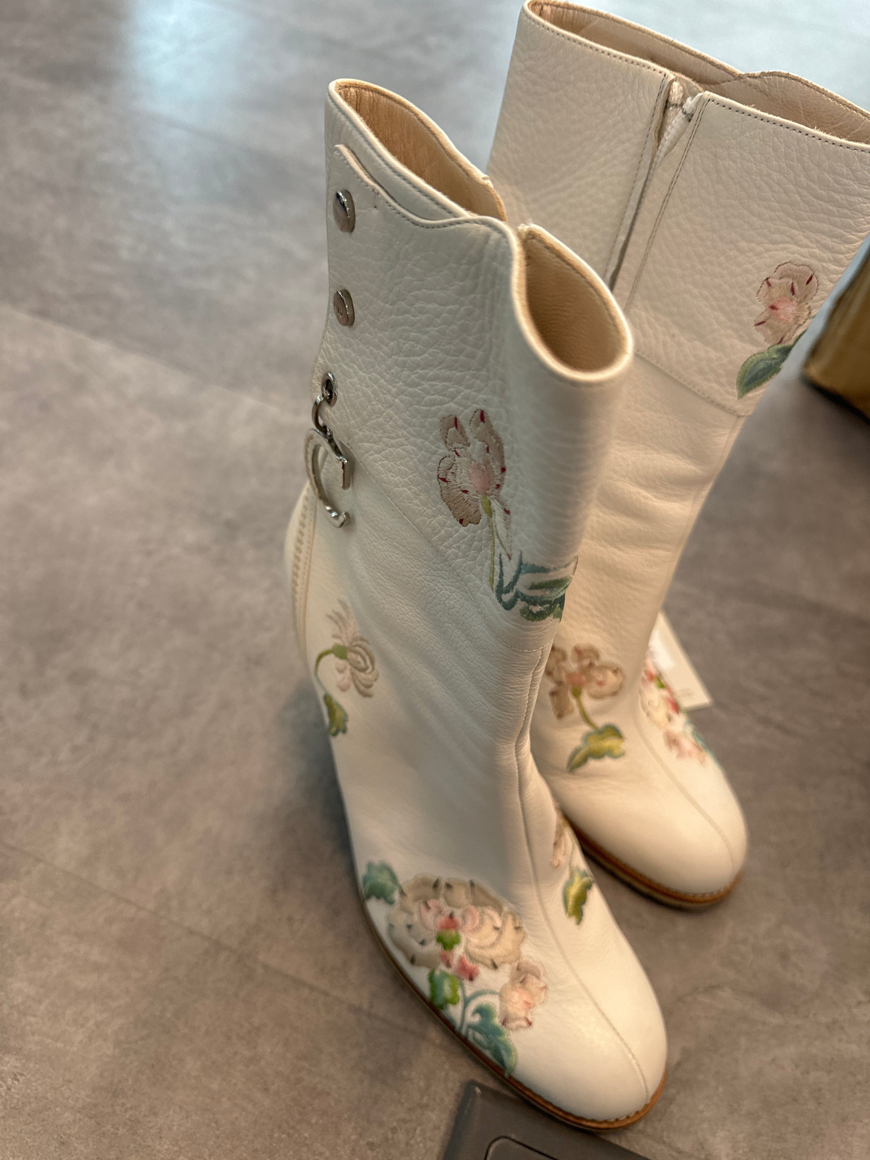 Christian Dior Dior Flower Embroidered Short Boots White DXBS1790