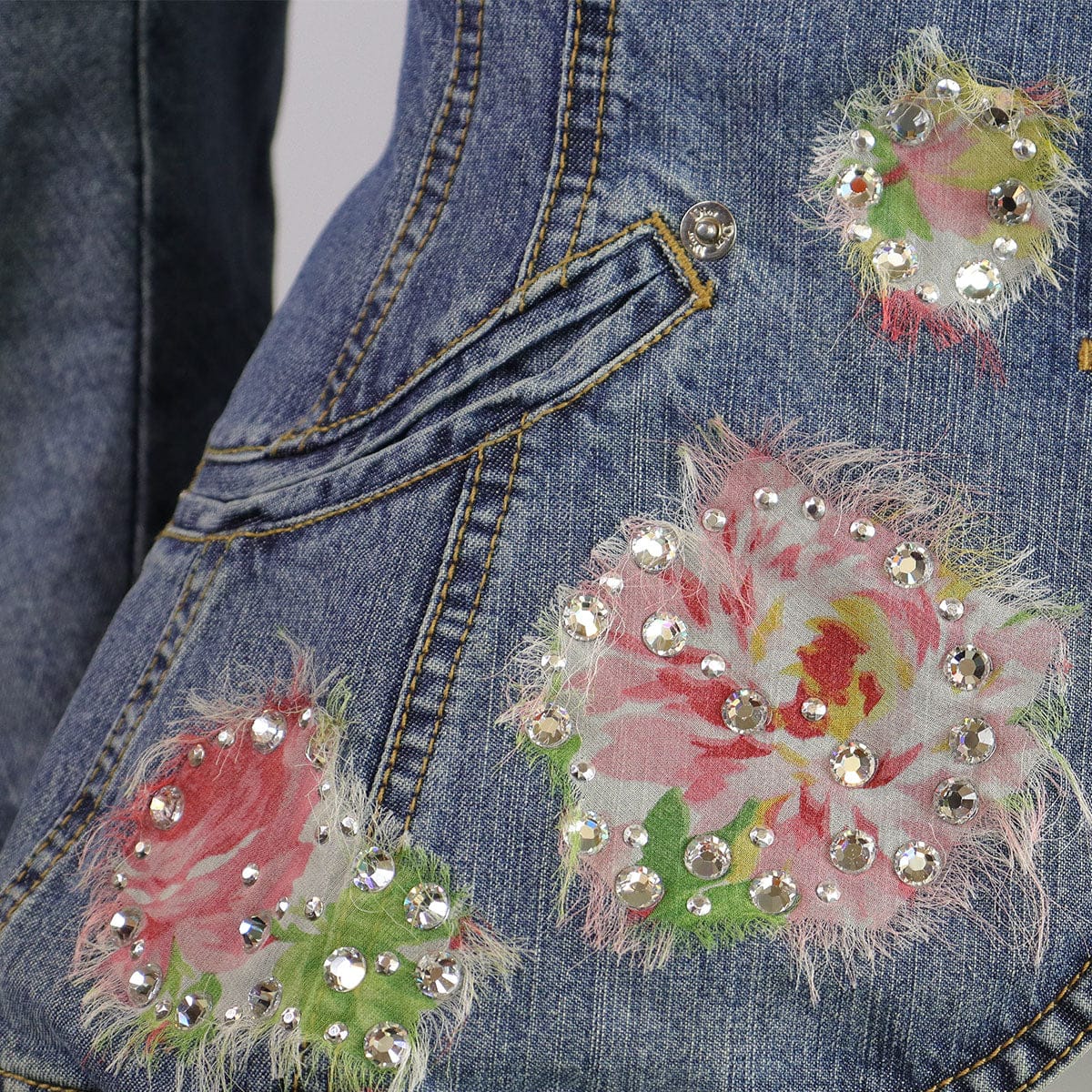 Christian Dior Christian Dior jean bar jacket with flowers 2 AGC2598