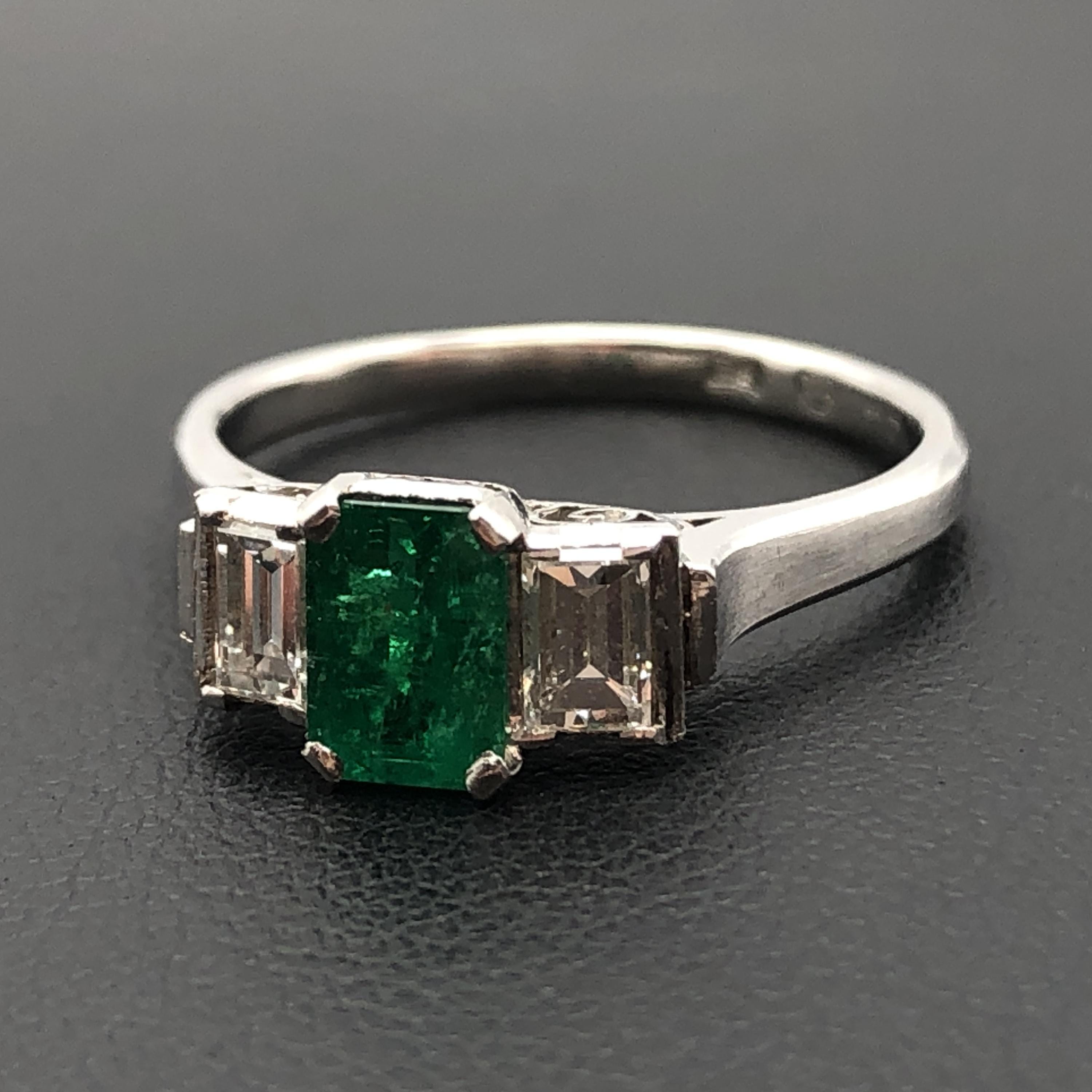 Custom Jewelry Custom Jewelry 1P Emerald & 2P Diamond Ring, E(0.63ct), D(0.44ct), PT, US Size 6.5 C366341