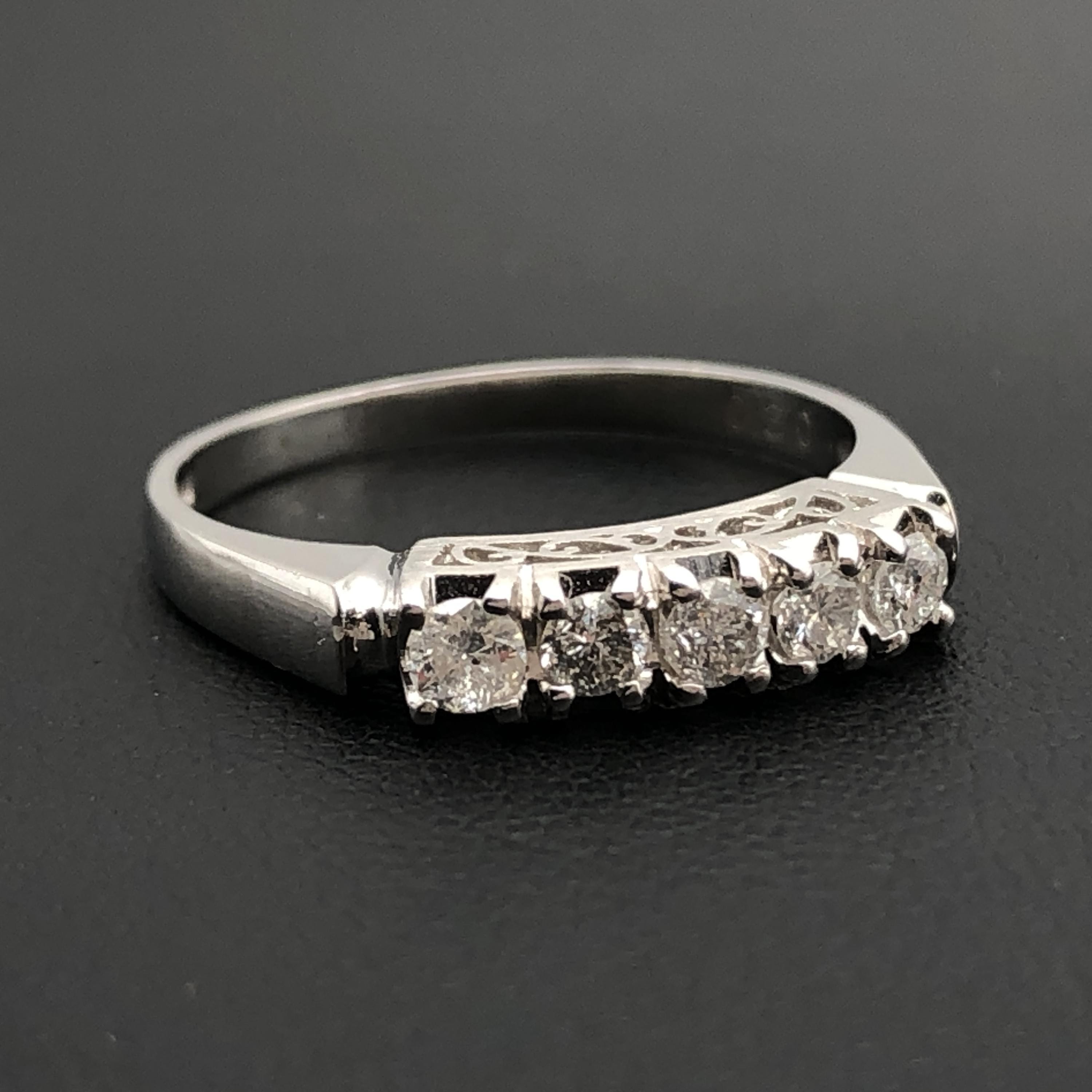 Custom Jewelry Custom Jewelry 5P Diamond Ring, D(0.30ct), PT900, 3.1g, US Size 6 C366330