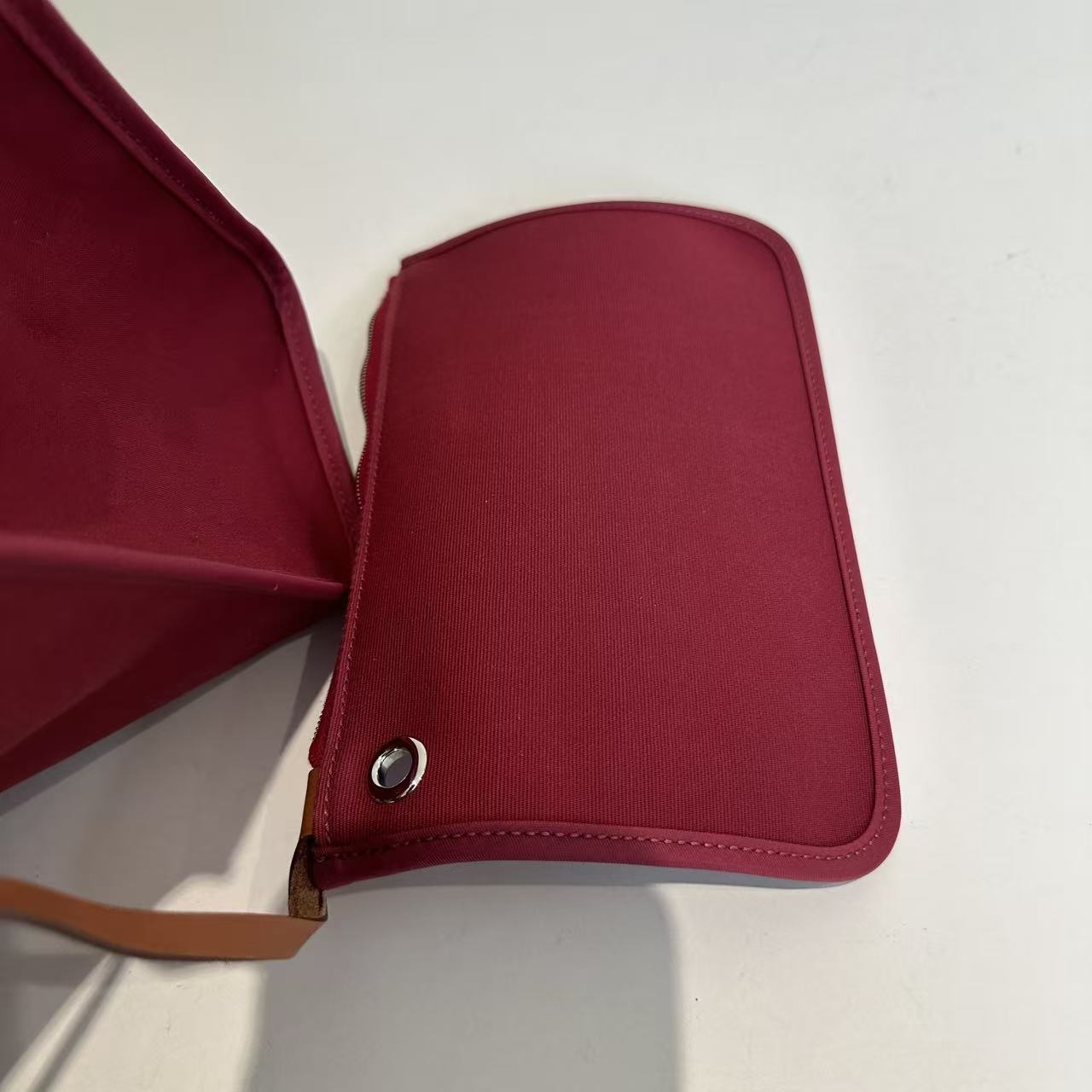 Hermès Herbag 31 Two-Tone Convertible Bag - Burgundy & Tan