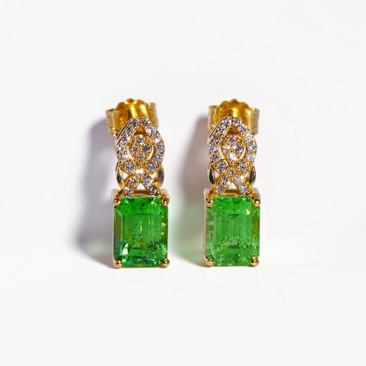 David Harry Jewels 2.54ct Tsavorite Garnet and Diamond Earrings in 18ct Yellow Gold