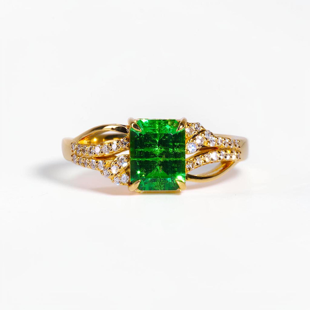 David Harry Jewels 1.51ct Tsavorite Garnet and Diamond Ring in 18ct Yellow Gold