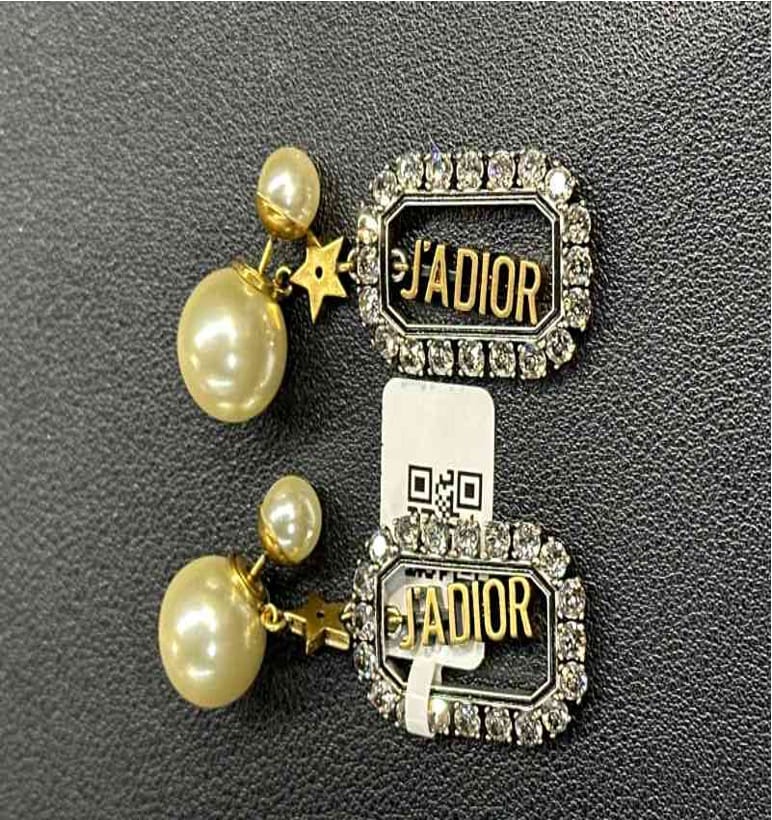Dior Dior letter pearl earrings LZ604035