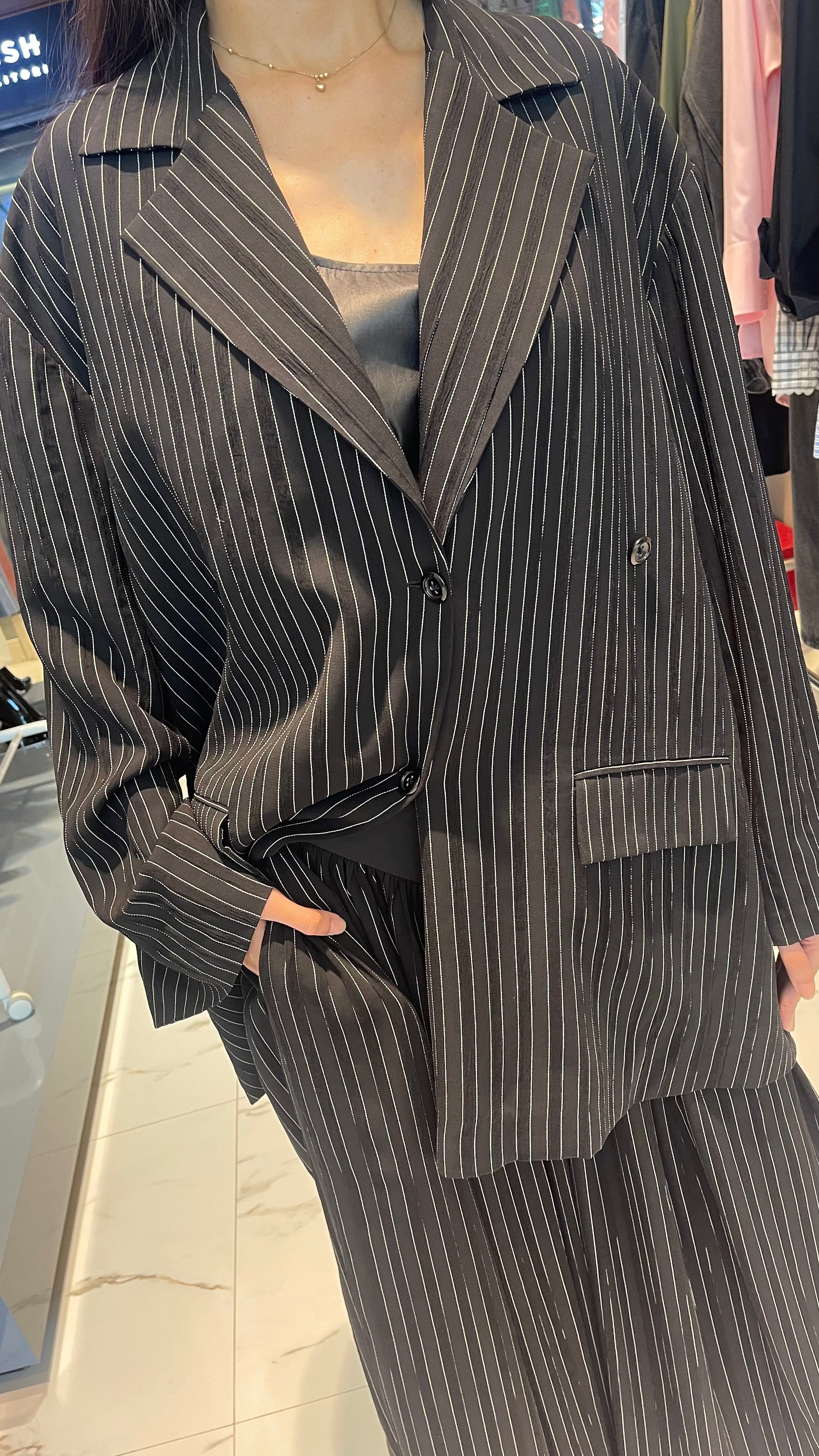 ESSENTIALS5IVE PINSTRIPE OVERSIZED BLAZER (بنطلون) “MINMIN”