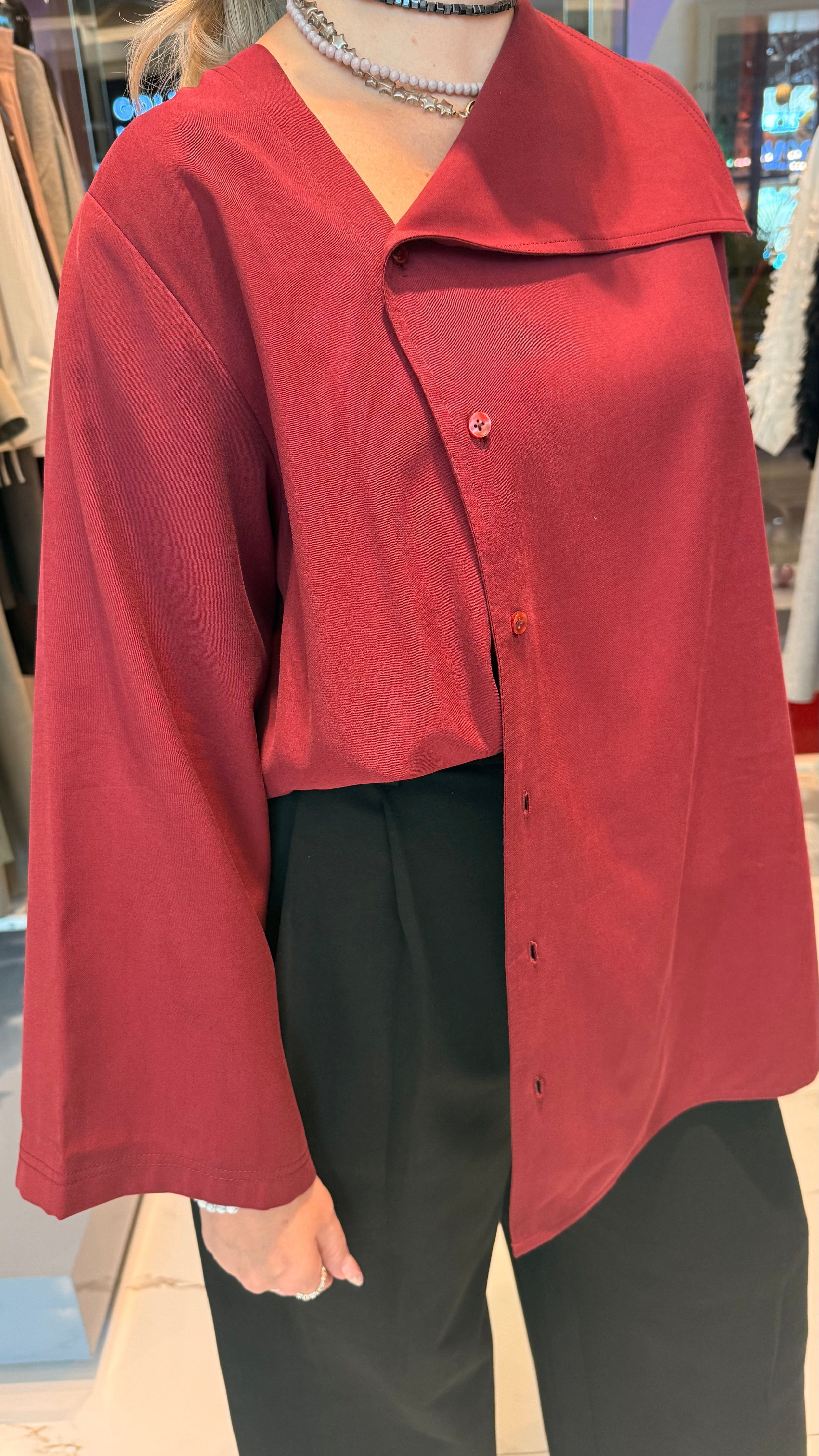 ESSENTIALS5IVE ONE SIDE BUTTONED DOWN SHIRT(قميص) “TWIGGY”