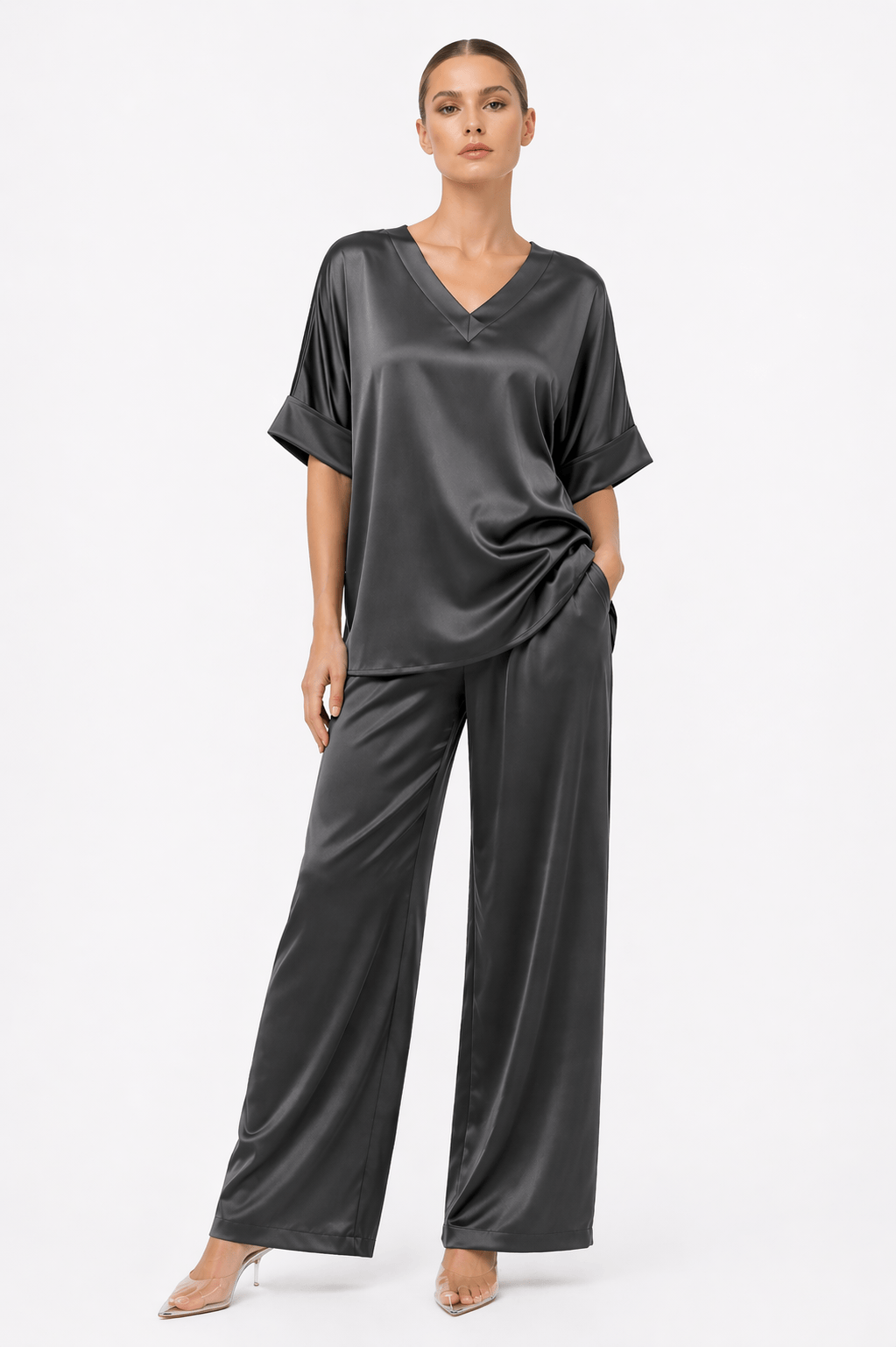 ESSENTIALS5IVE SOFTLINE V-NECK TOP (قميص) “ISOLDE”