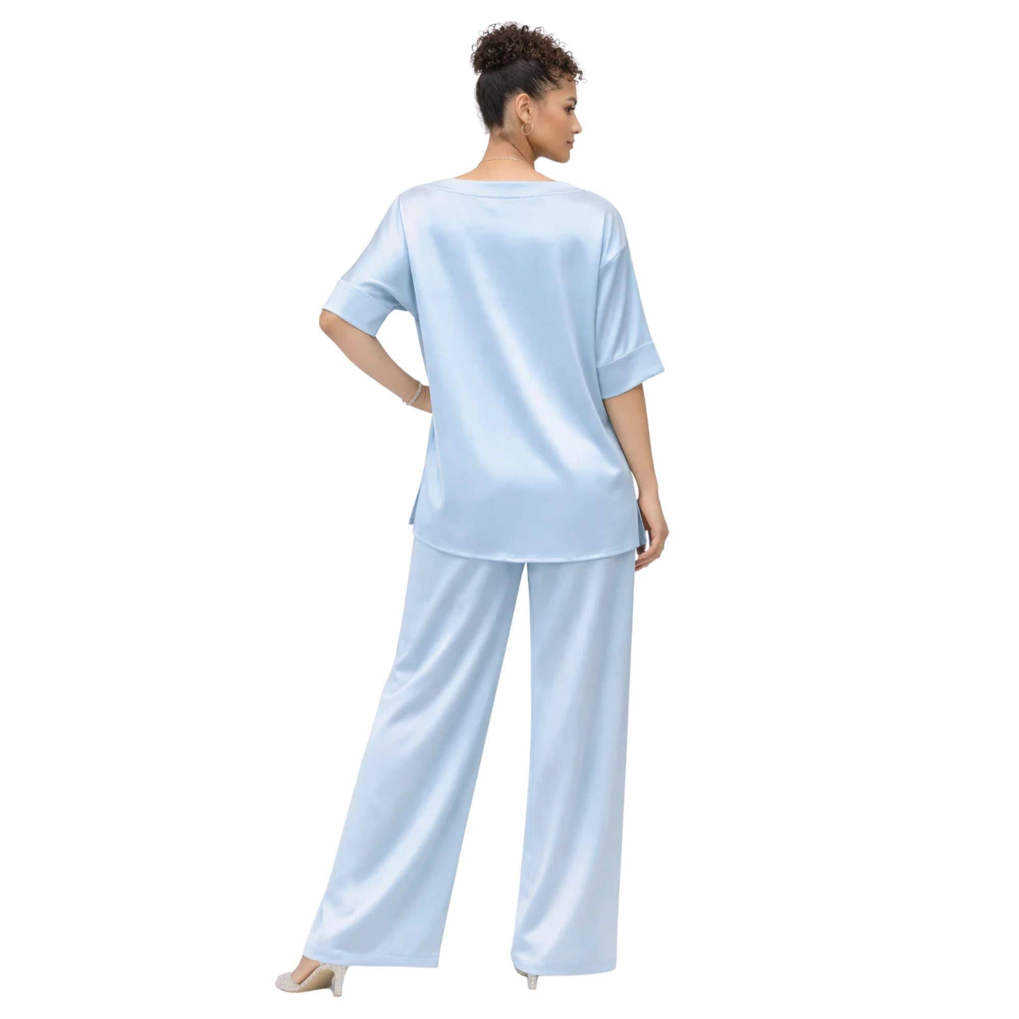 ESSENTIALS5IVE SOFTLINE V-NECK TOP (قميص) “ISOLDE”