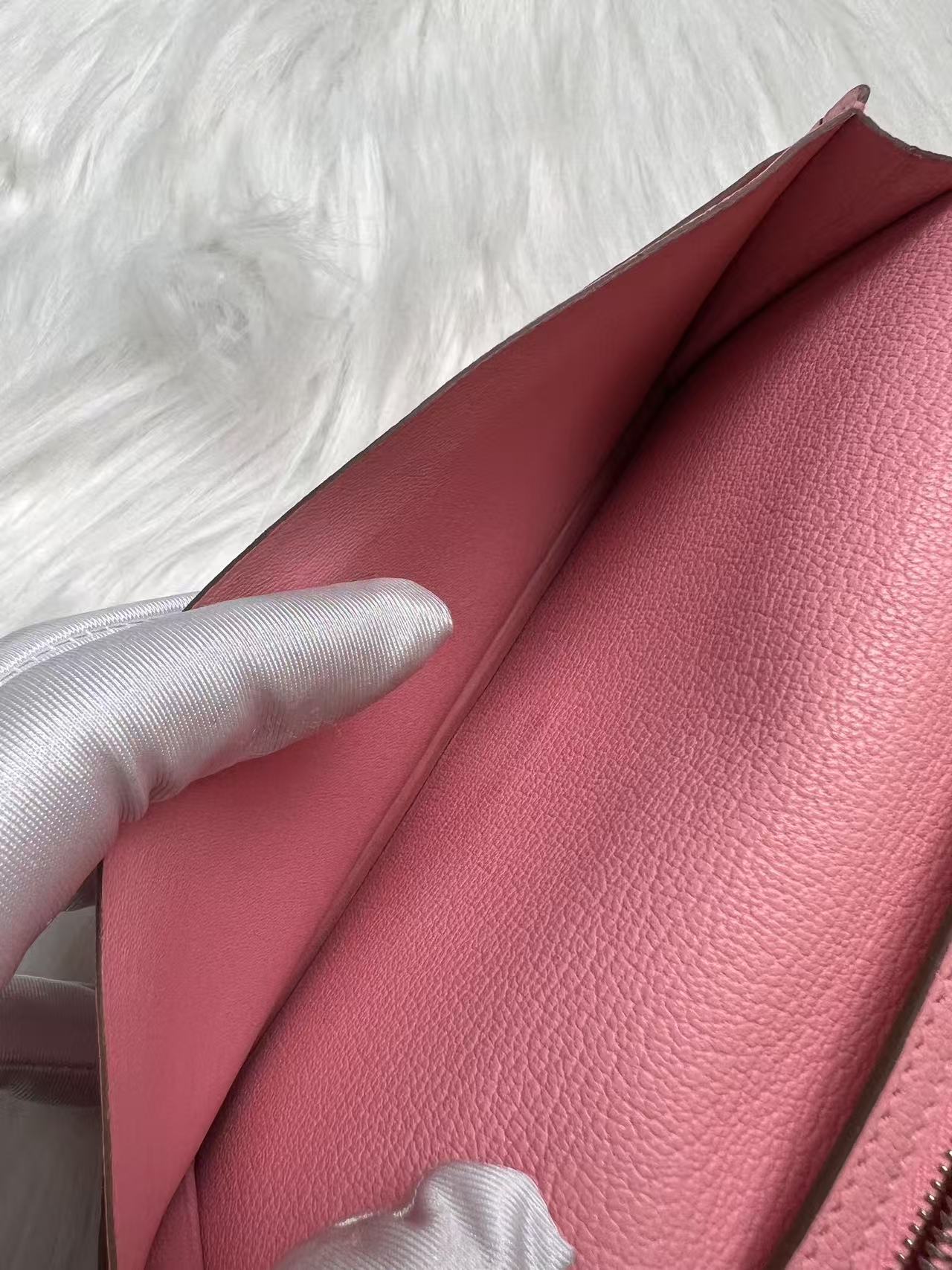Hermès bearn3Q Premium Leather Bifold Wallet - Sakura Pink