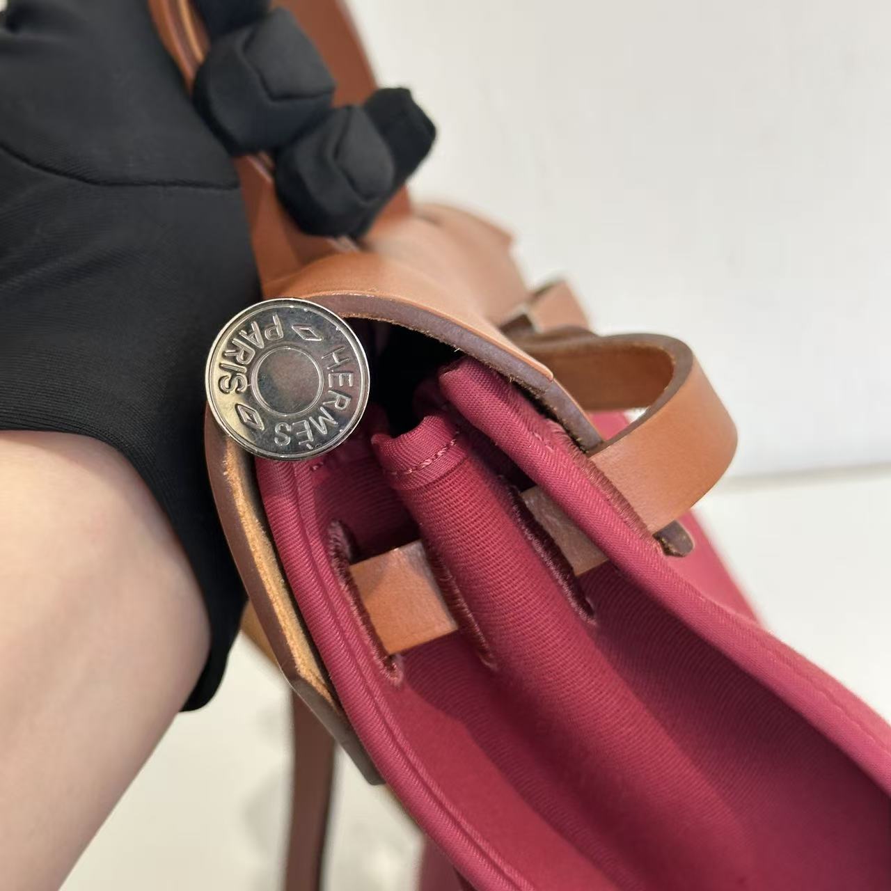 Hermès Herbag 31 Two-Tone Convertible Bag - Burgundy & Tan