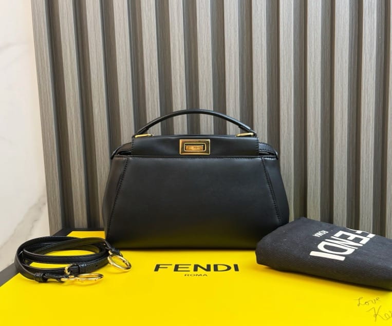 Fendi Fendi Peekaboo Black, Small Size 23 19638721
