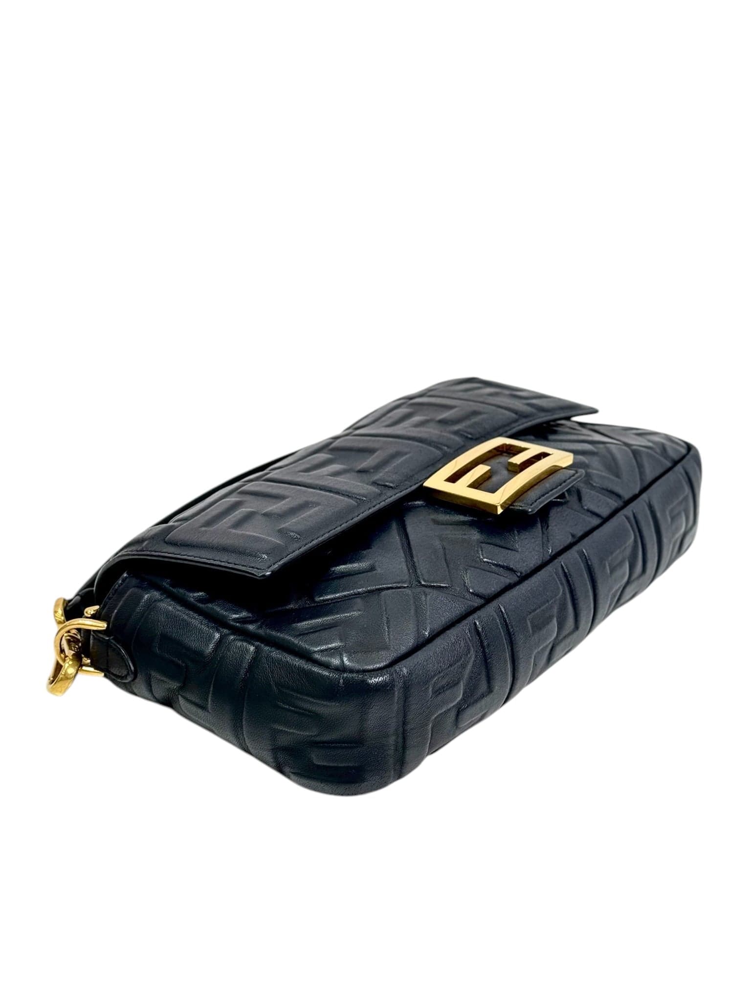 Fendi Fendi Baguette Classic Size Black Calfskin 06709692