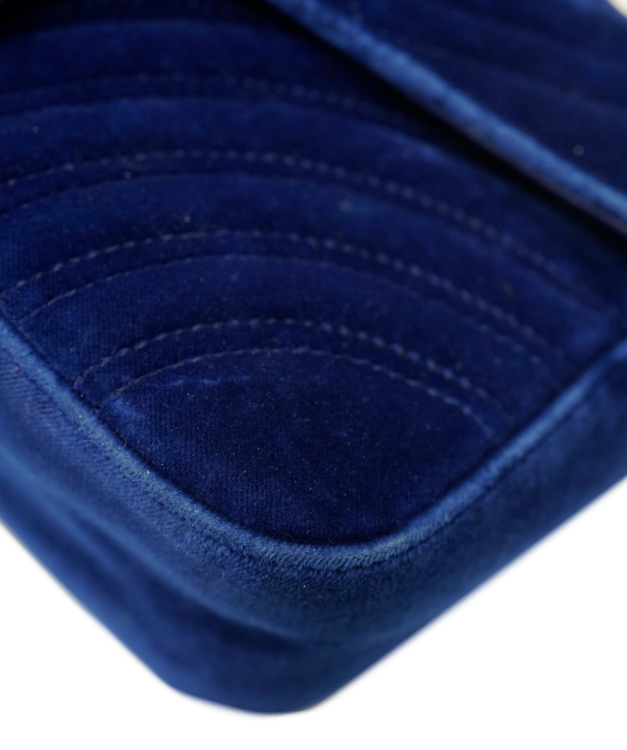 Gucci Gucci Blue Velvet Marmont Bag ALC2954