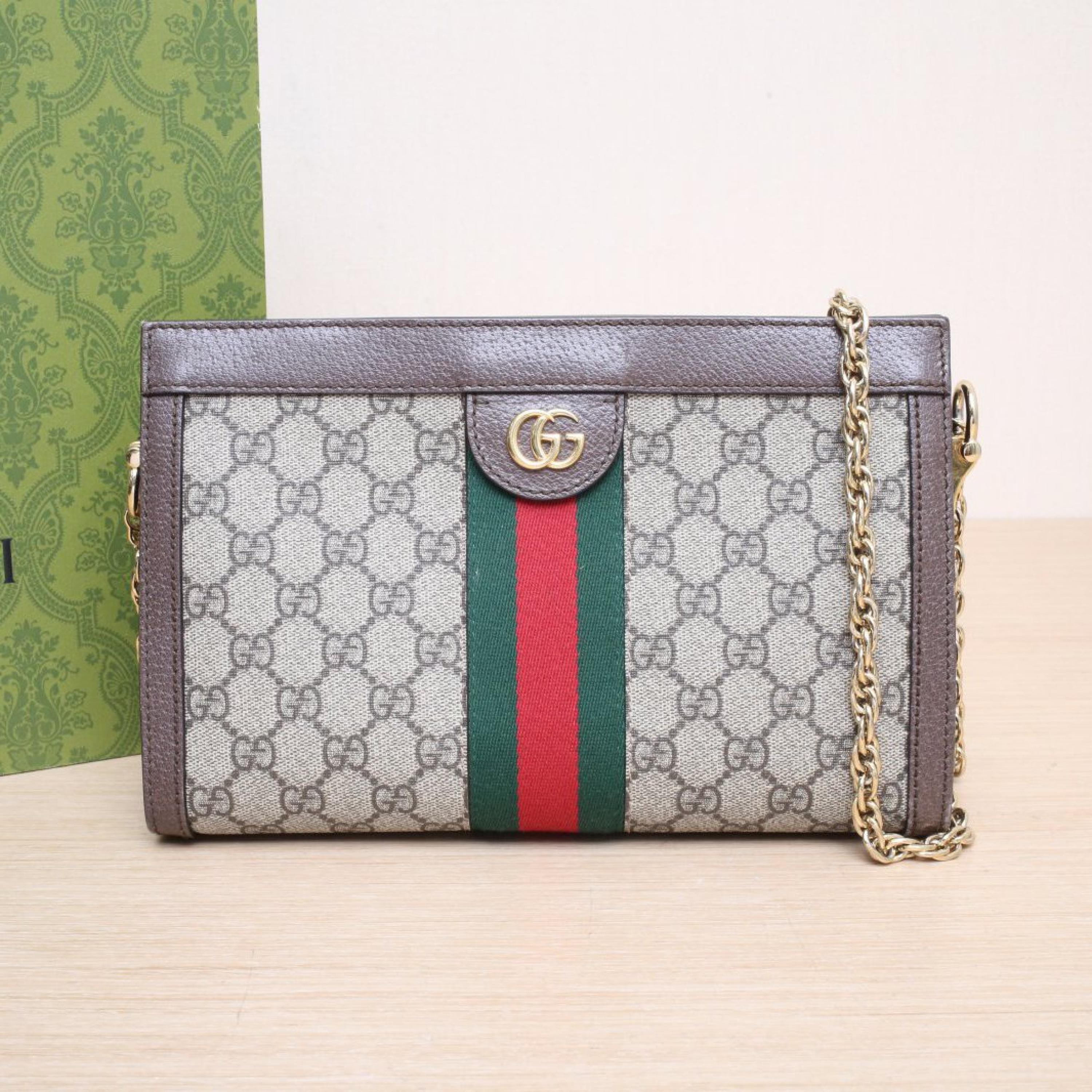 Gucci Gucci Ophidia Clip Bag Small 26 Monogram PVC with Gold Buckle
No accessories ALC3146