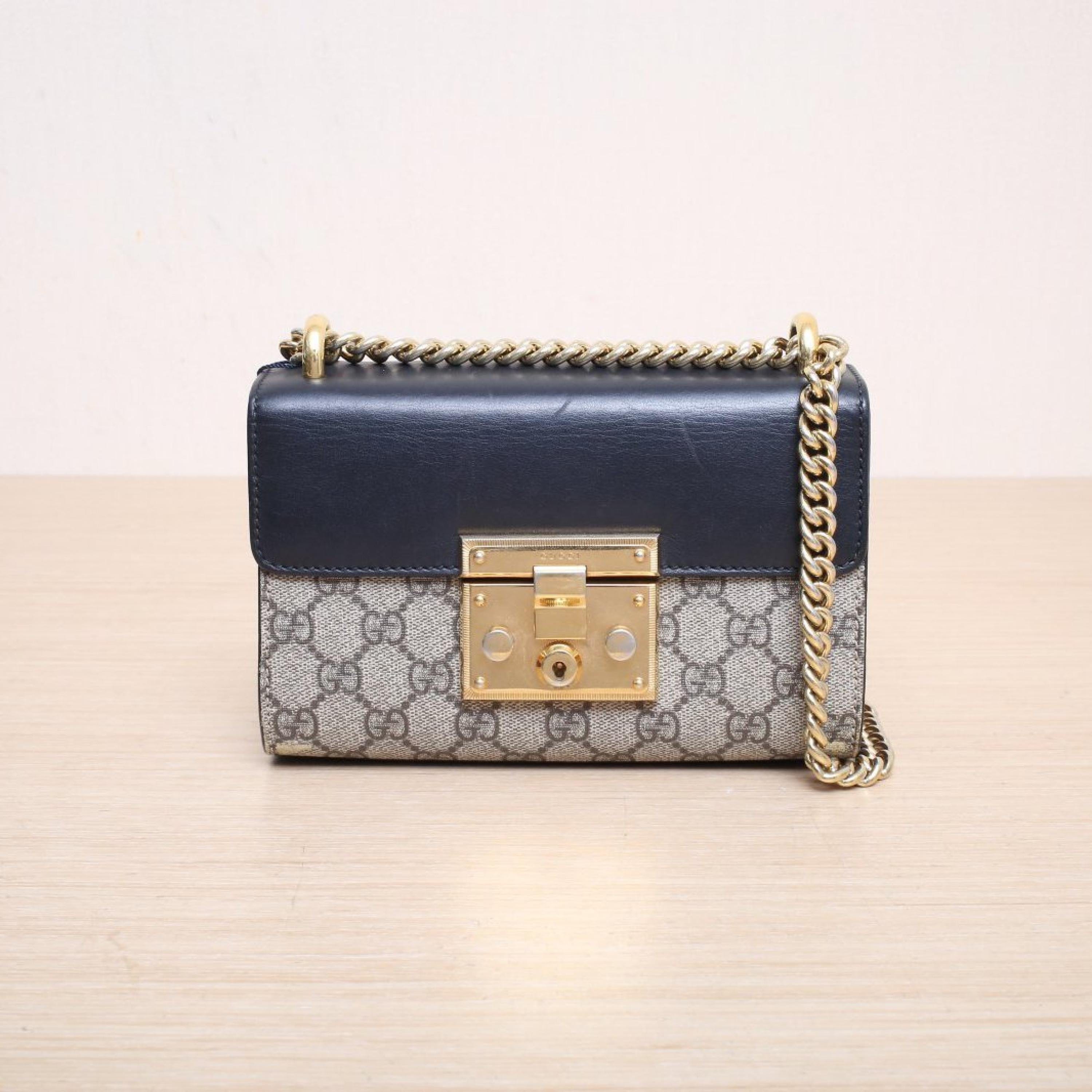 Gucci Gucci Padlock Padlock Bag Small 20.5 Black Leather C/PVC Gold Buckle Leather C/PVC
Leather tag, key ALC3149