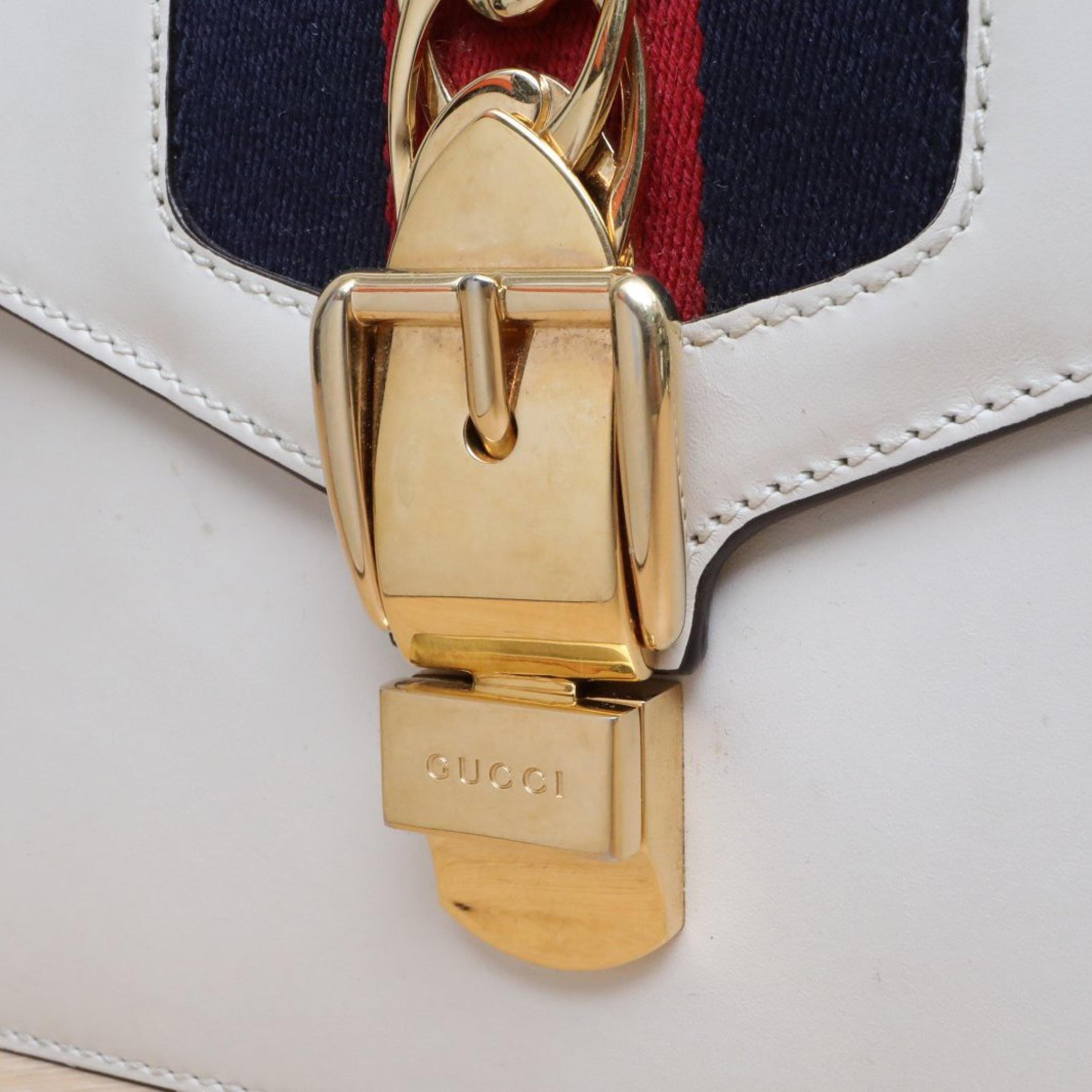 Gucci Gucci Sylvie Serbia Ribbon Bag Leather Hand Strap Mini 20 White Leather C Gold Buckle
shoulder straps ALC3143