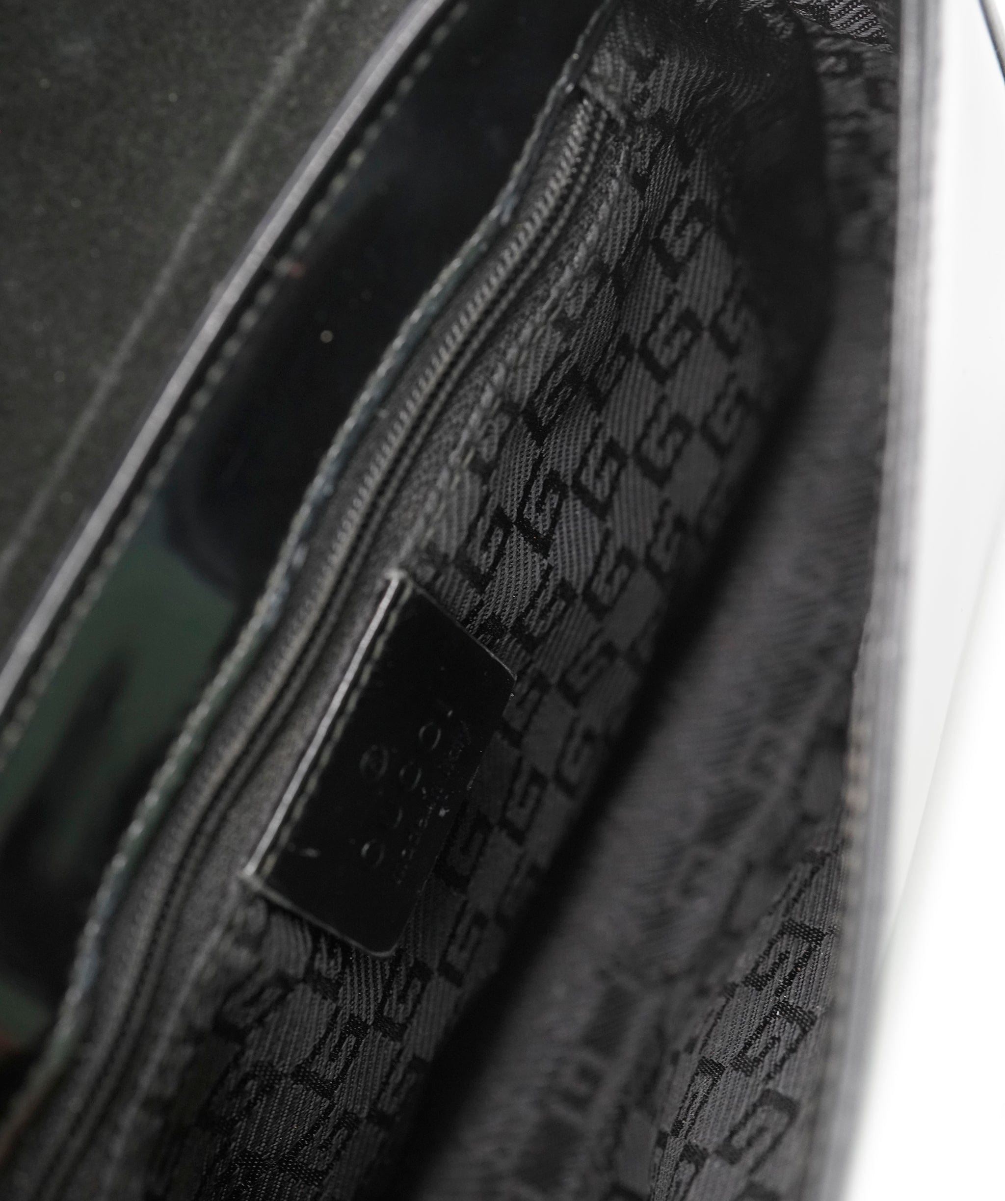 Gucci Gucci Vintage Calf Skin Black Shoulder bag ALC2623