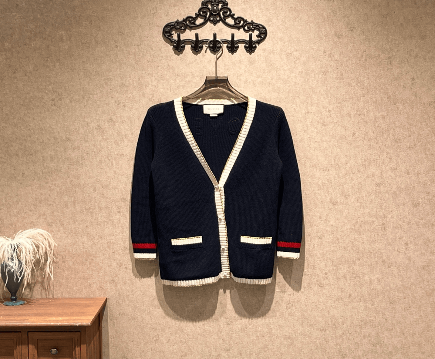 Gucci Gucci gold-threaded pearl-buttoned cardigan / xxs size / 99% new / 42708 SGC42708
