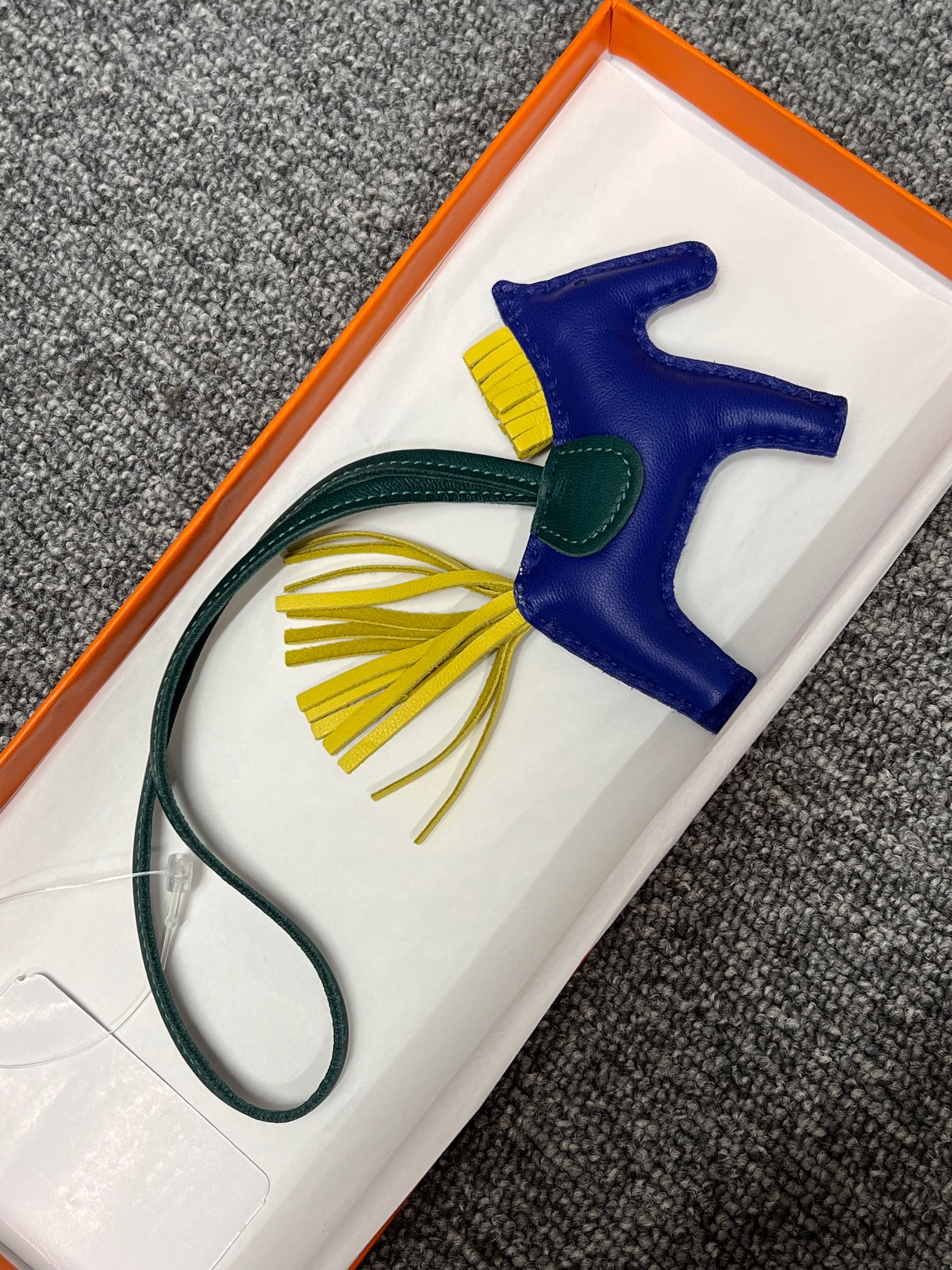 HERMES HERMES Agneau Milo Blue Electric×Malachite×Lime Rodeo PM B0715L2RTV