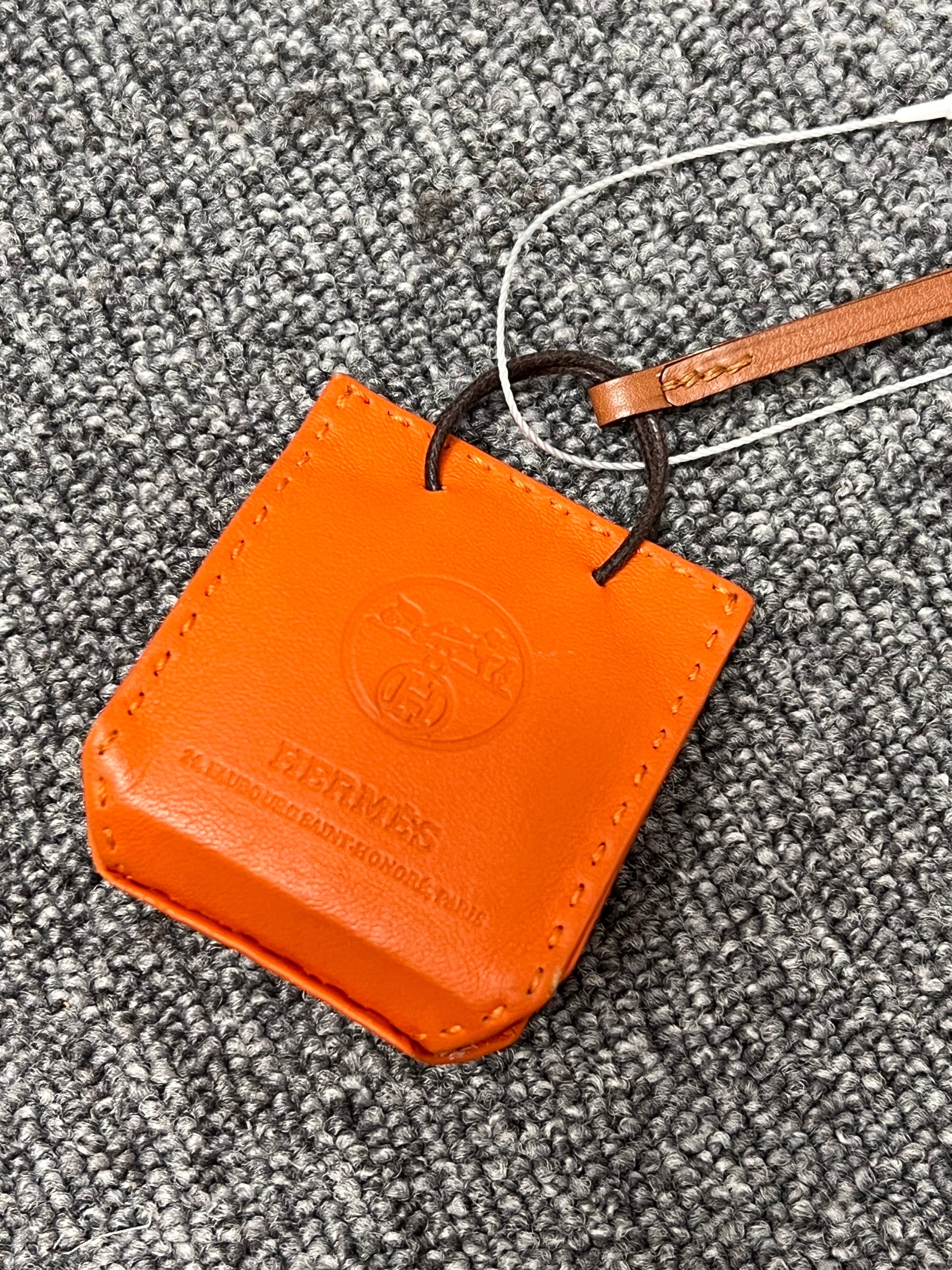 HERMES HERMES Agneau Milo Orange Sac Orange Charm B09204J7YG