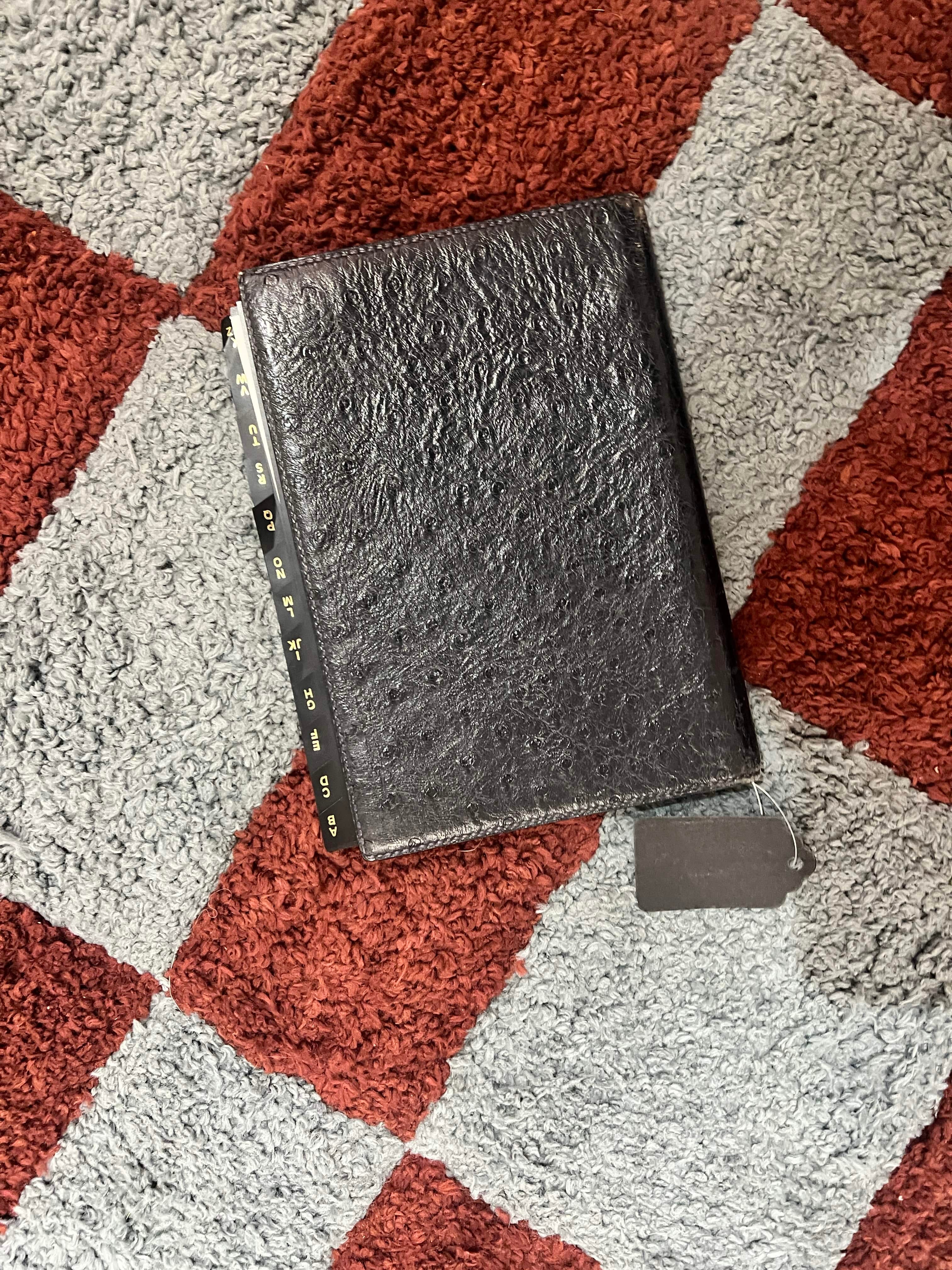 Hermes Hermes Black agenda/ octrich notebook holder AKC1537