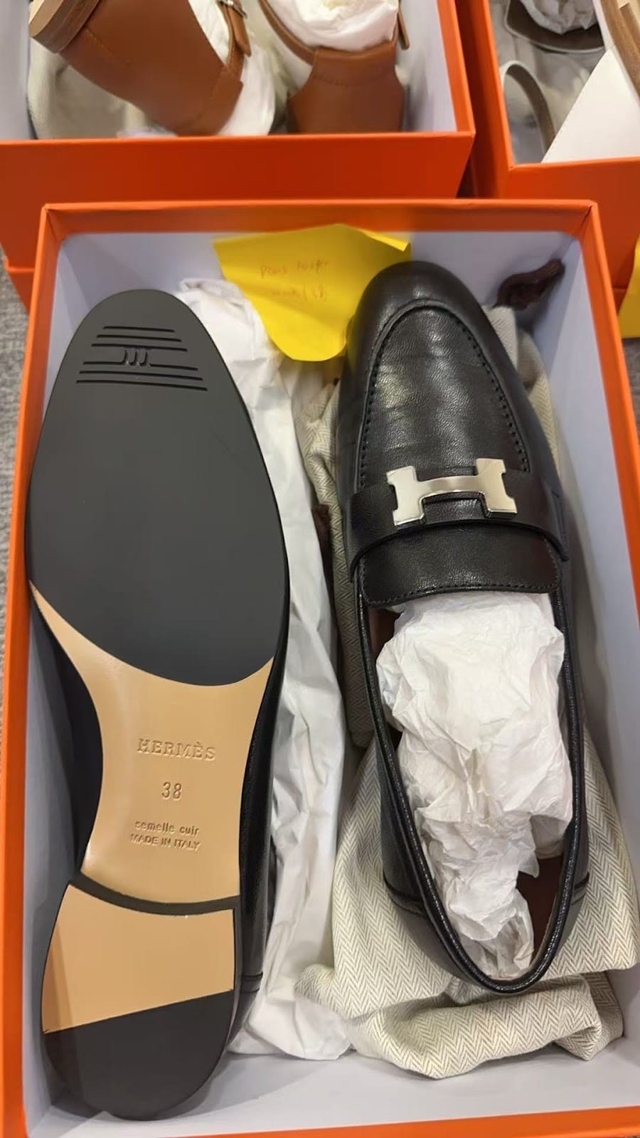 Hermes Hermes Black shoes 38 ALC3810