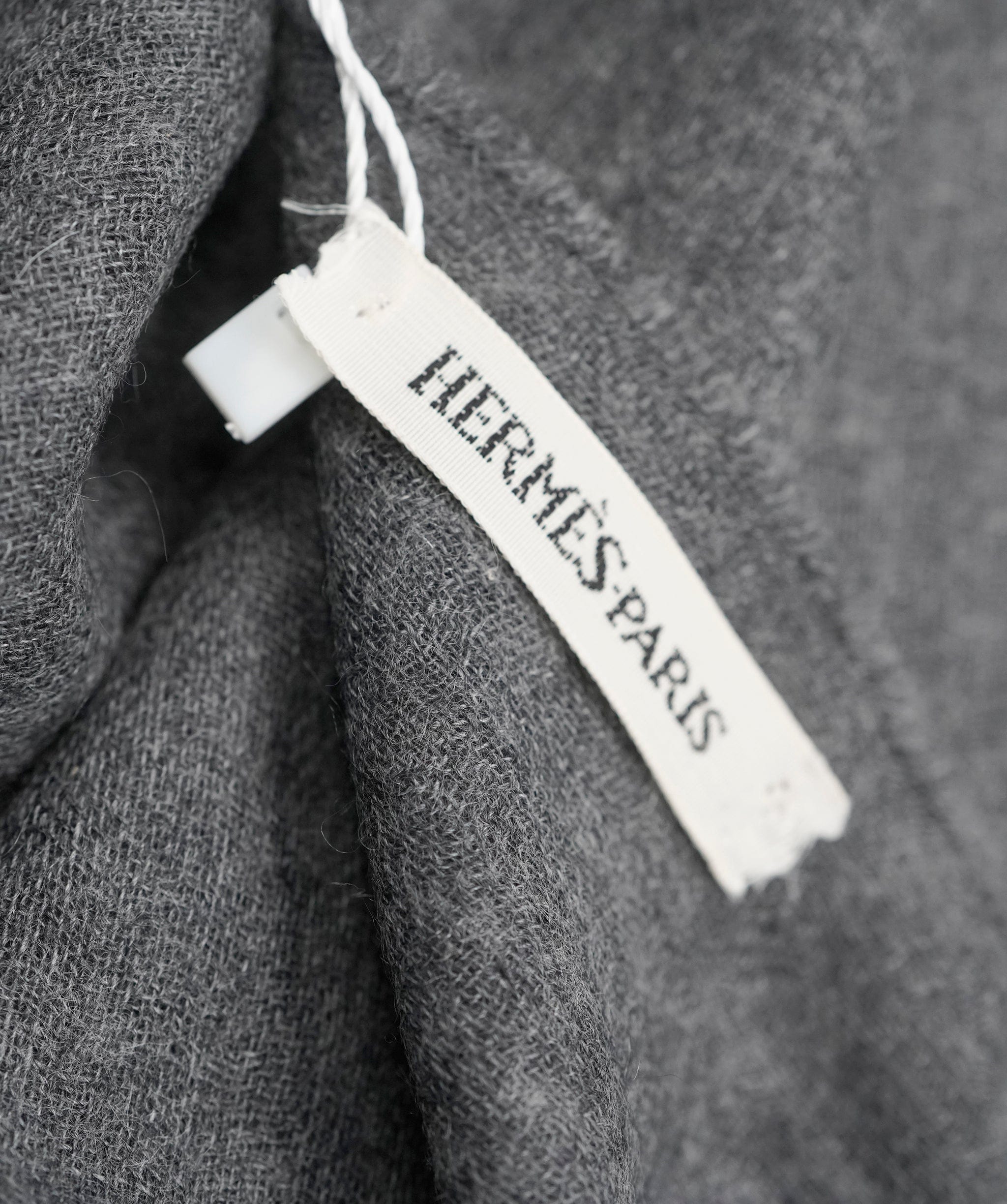 Hermès Hermes charcoal grey cashmere scard - AJC0918