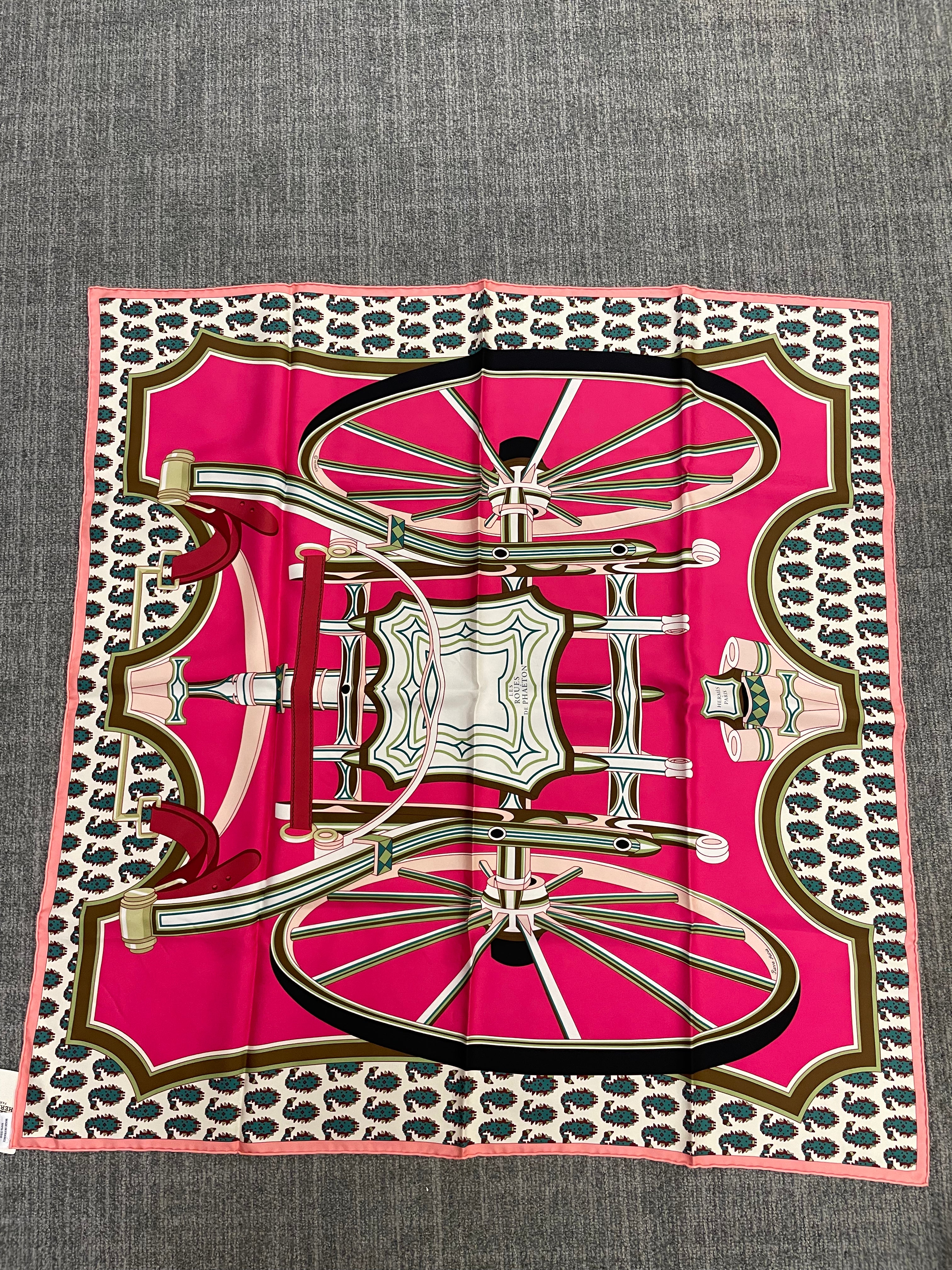 Hermès Hermès Silk 90-36 – Grand Harness Motif in Fuchsia, Ivory, and Black ALC3517