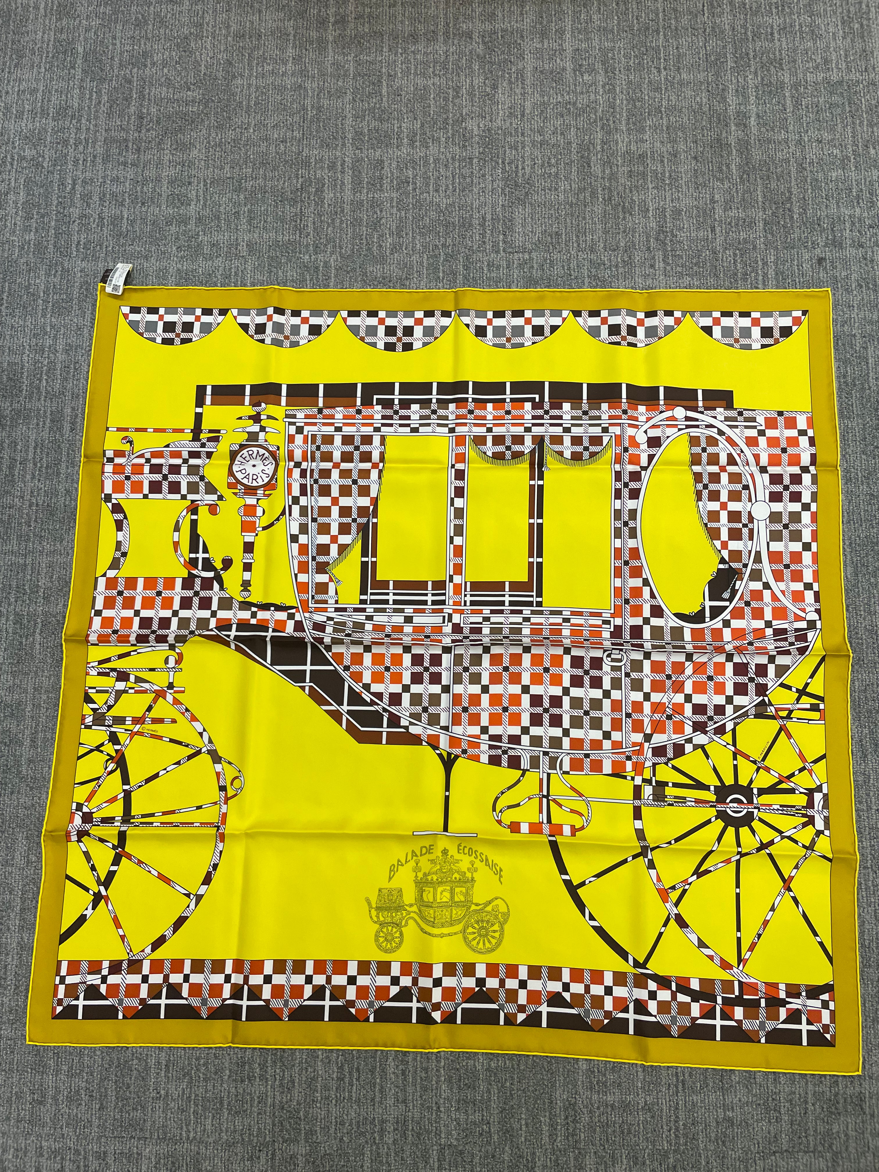 Hermès Hermès Silk 90-6 – Modern Geometric Blocks in Citrine and Terracotta ALC3487