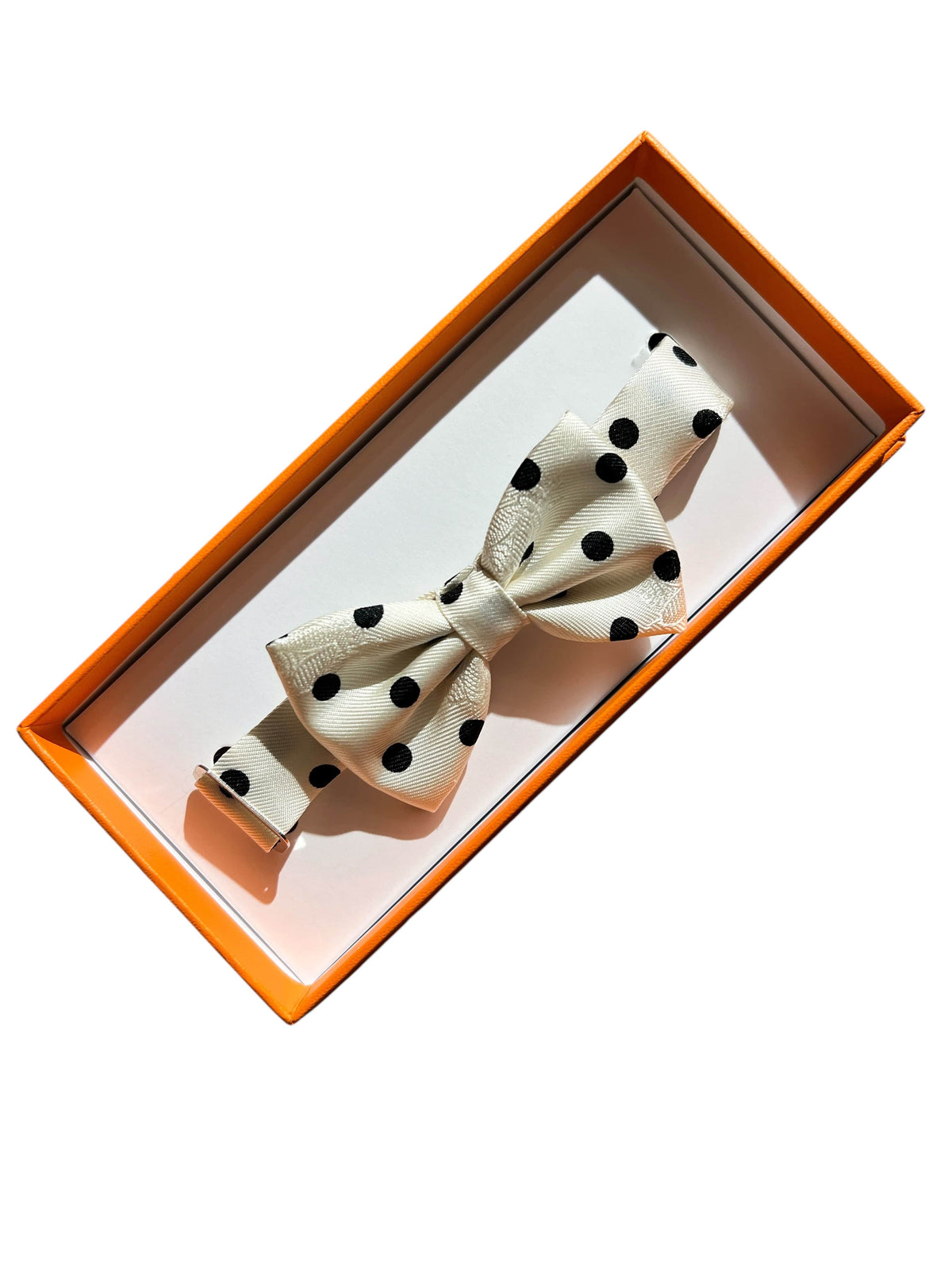 HERMES HERMES WHITE+BLACK SILK BOW TIE 2000000151670