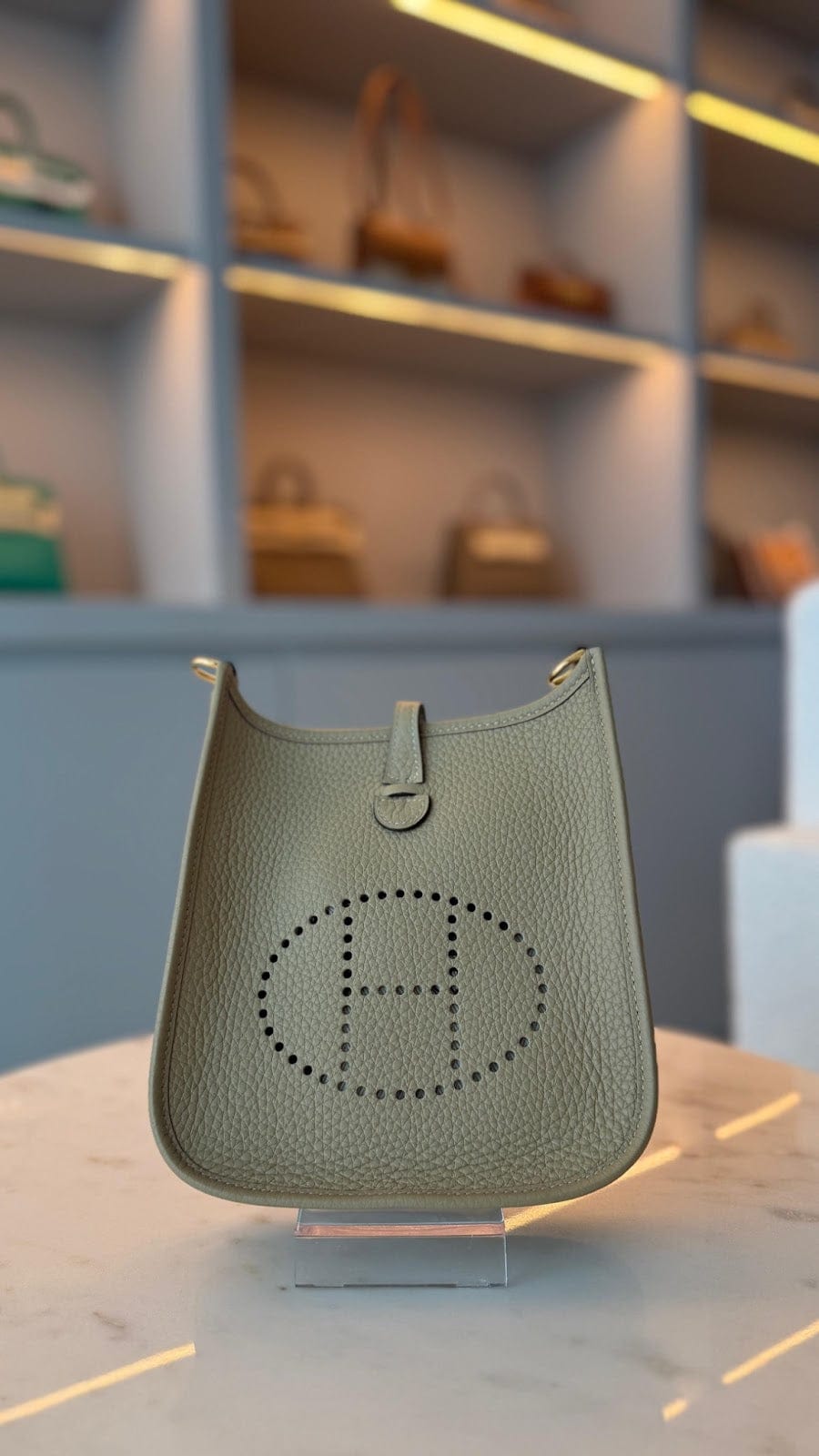 Hermès Evelyn 18 Trench Clemence with Palladium Hardware AGC3230