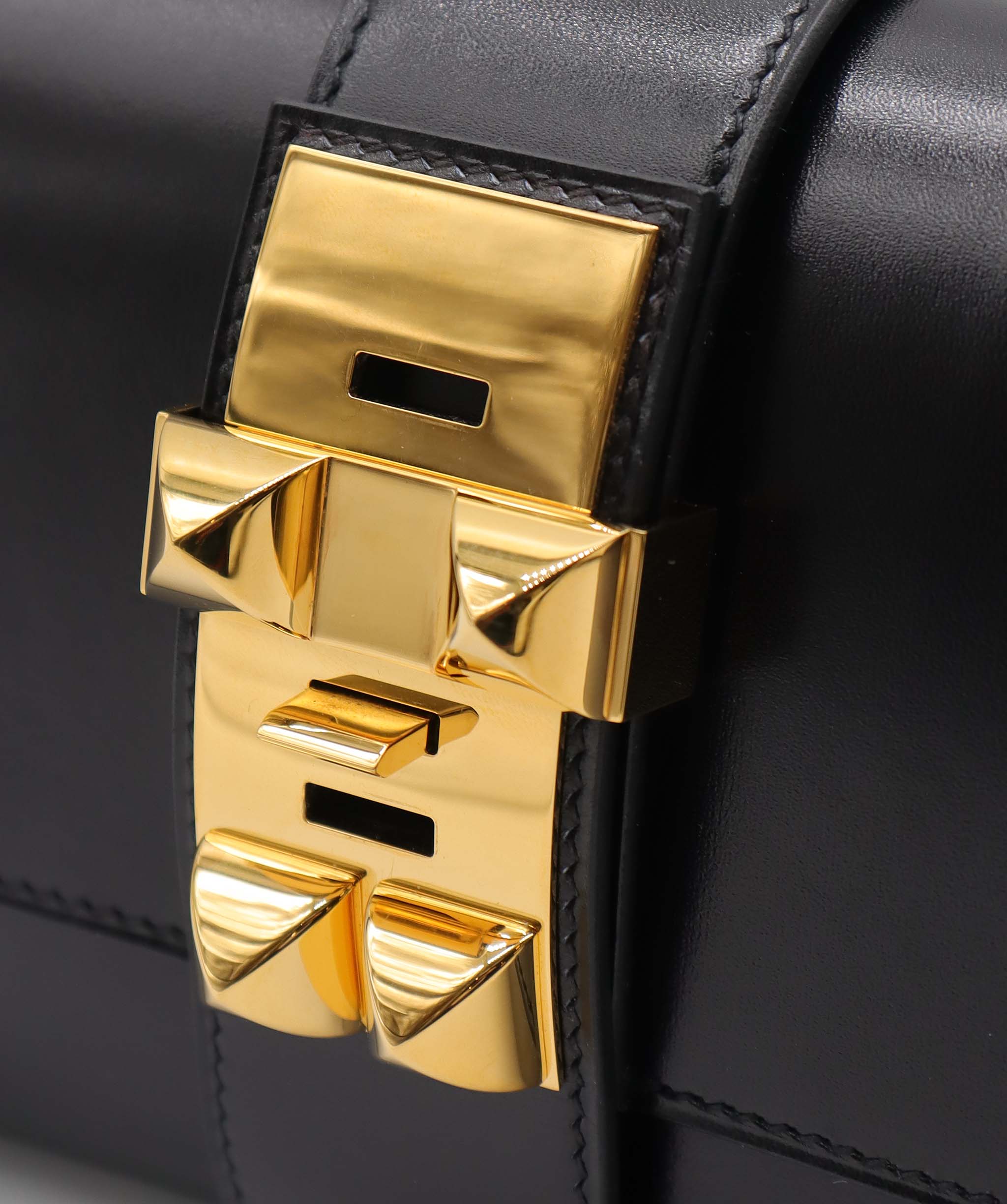 Hermès Medor Black Box GHW Stamp C DXBS6084