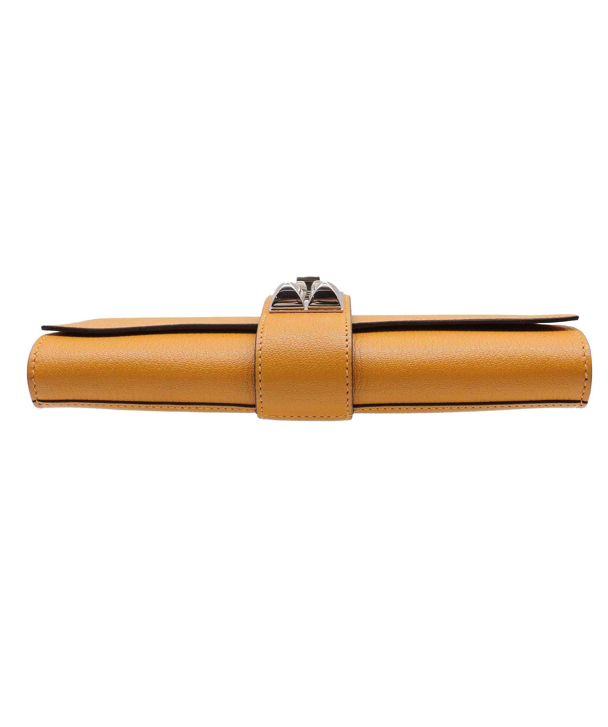 Hermès Medor Jaune Chèvre PHW Stamp X DXBS6085