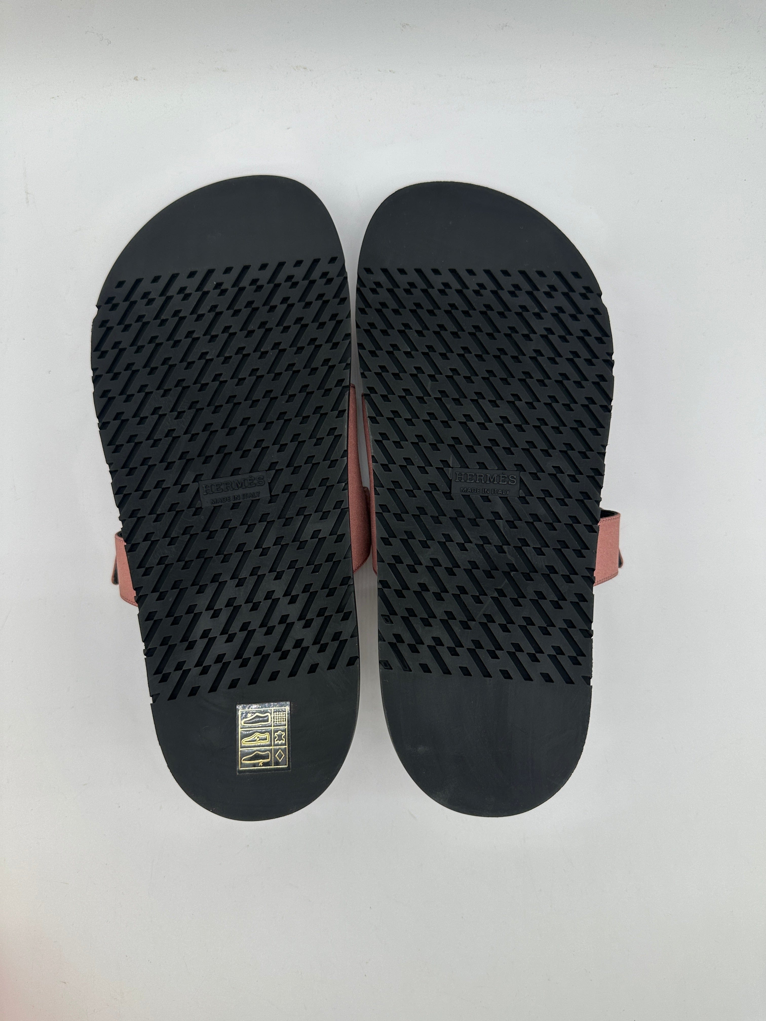 Hermès Hermès Chypre sandal Satin Rose 40 PCA985