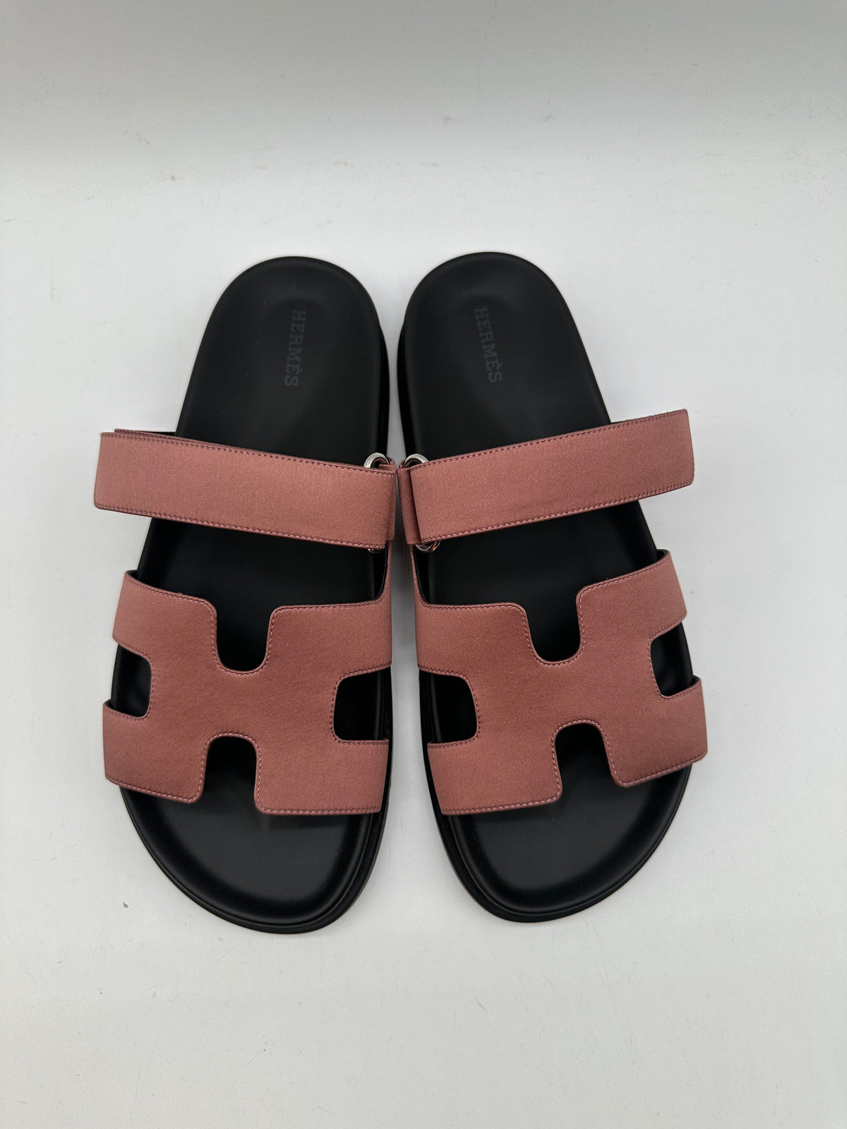 Hermès Hermès Chypre sandal Satin Rose 40 PCA985