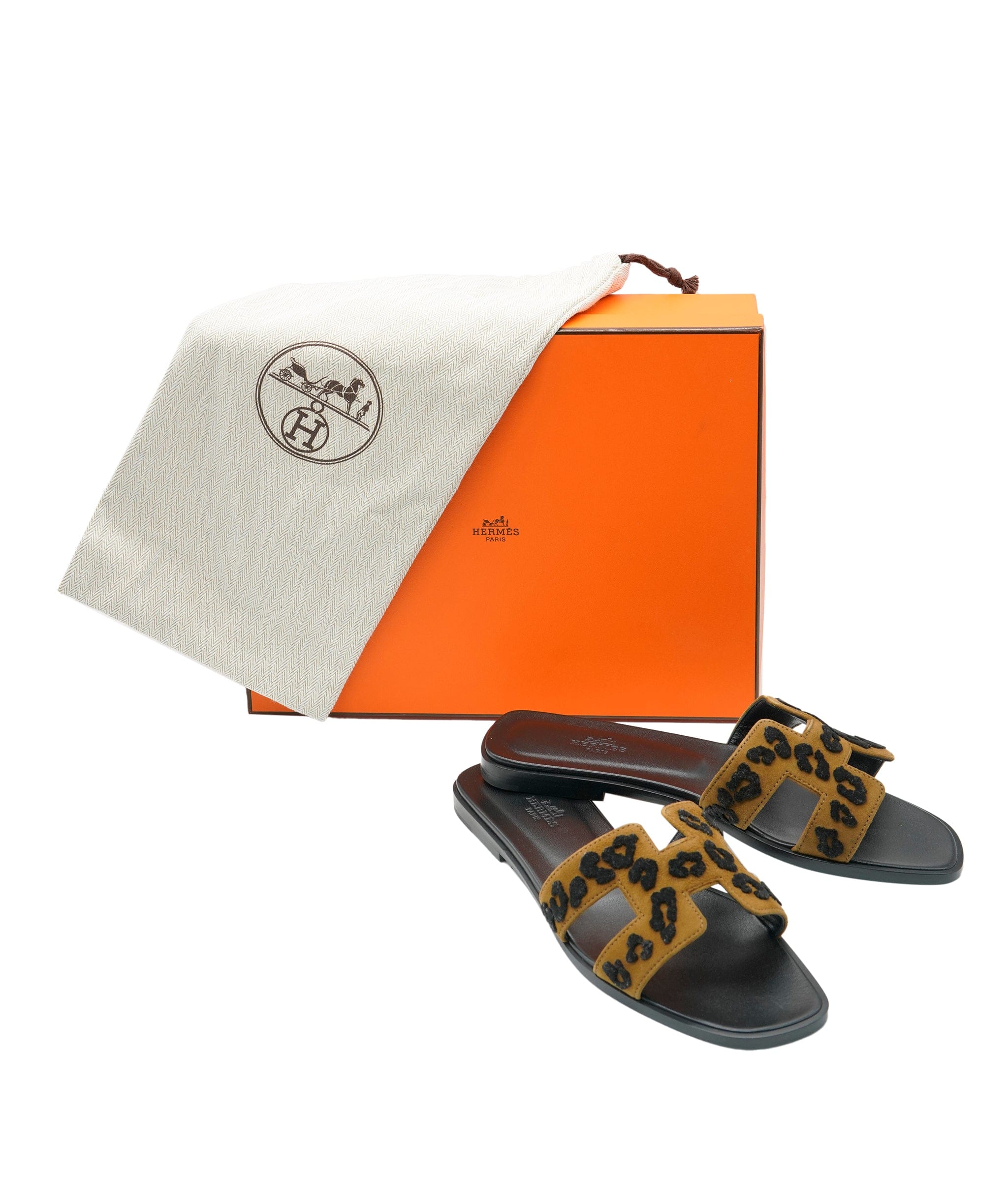 Hermès Hold - Carter Hermès Oran Sandal Leopard Suede 38.5 01SHU2336 DBXM0076