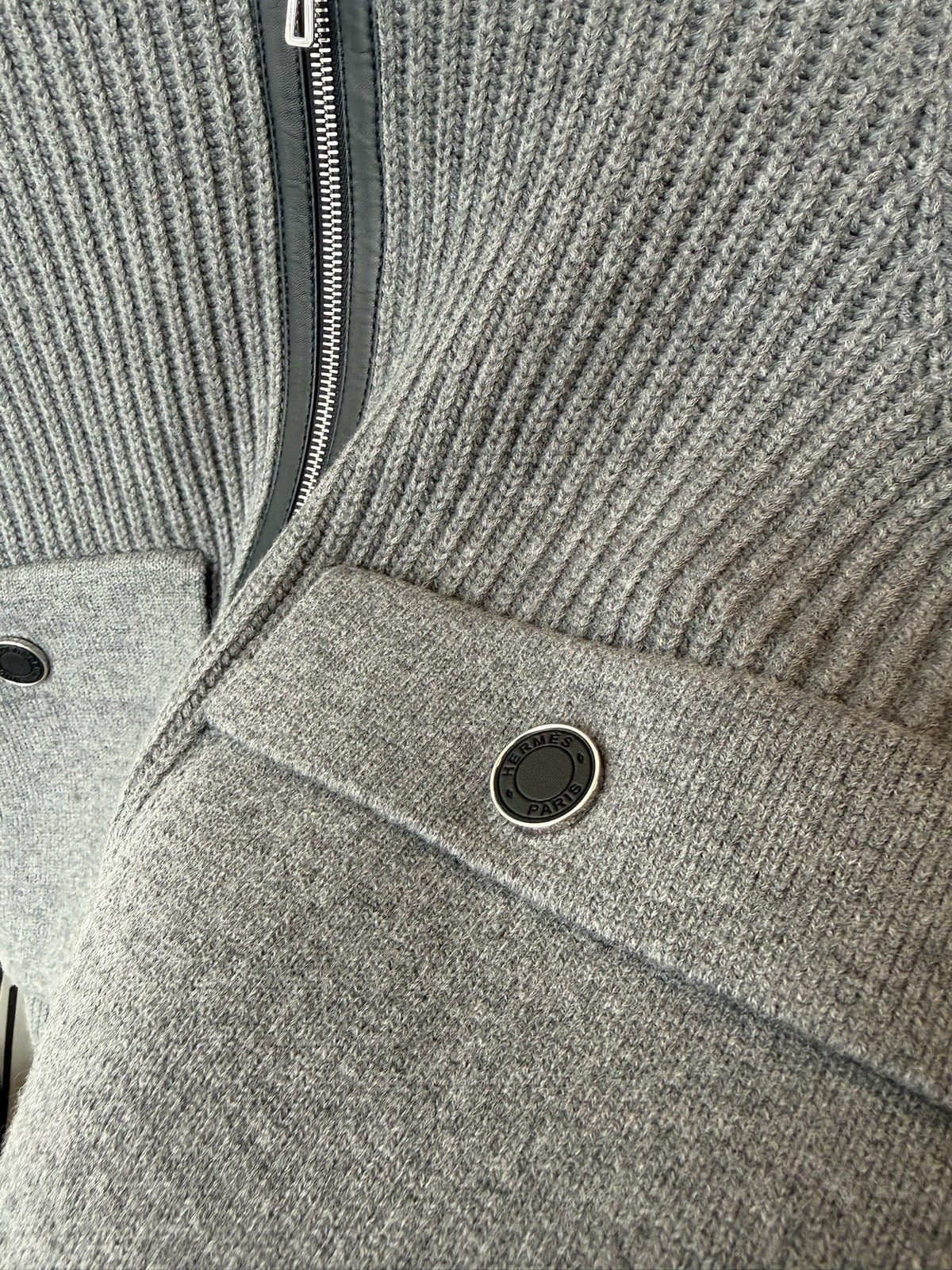 Hermès Size 38 - Hermès Veste Maille Softer W Blanc Nature Knit Zip-Up Jacket - Grey