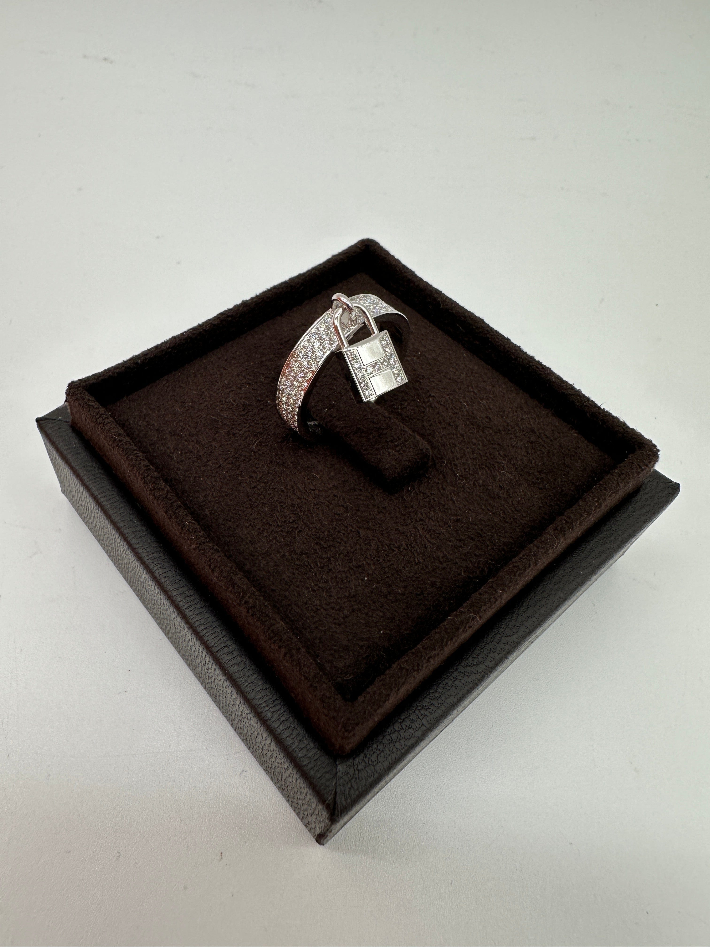 Hermès Hermès Kelly Cadenas ring, medium model 114D 0.63ct Orb-18K PCA884