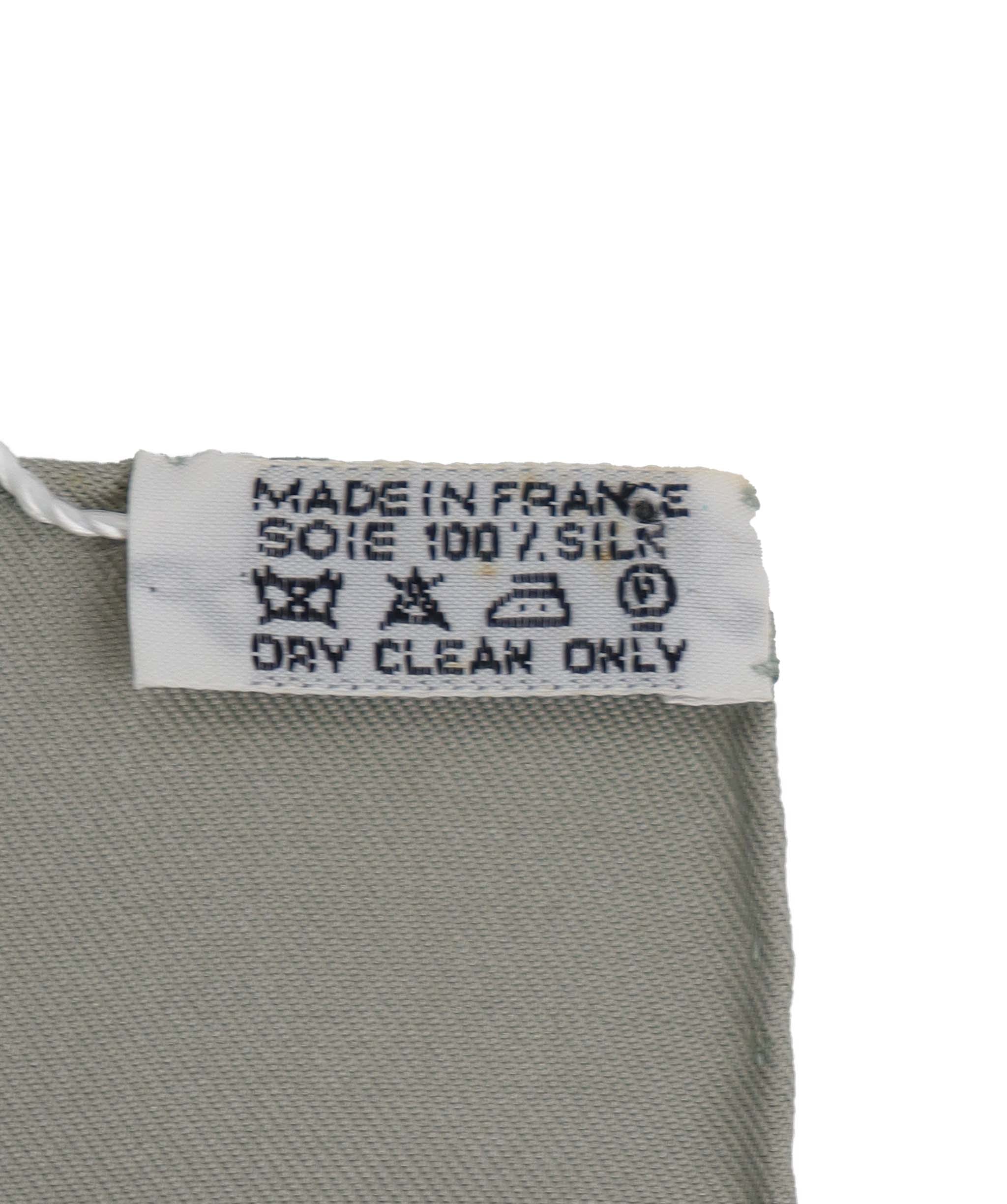 Hermès HERMES Carre 90 Scarf CAVALIERS DES NUAGES Scarf Silk 100% Gray Auth am351b DXBV0324