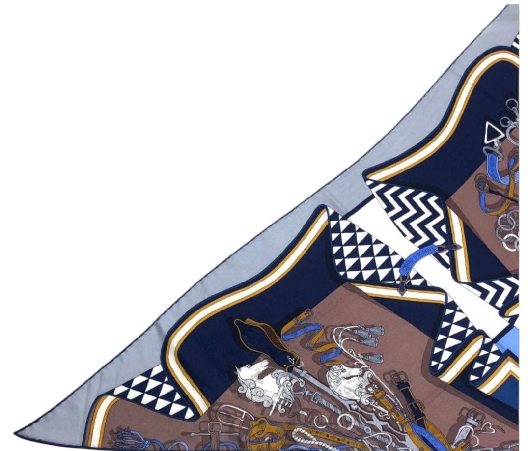 Hermes Hermes 140cm Cashmere/Silk Large Triangle Scarf - in Box