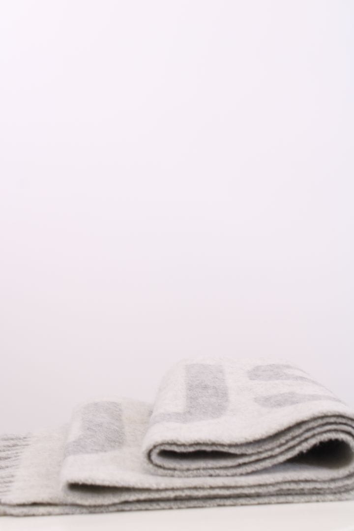 Jacquemus Jacquemus Logo Scarf Grey