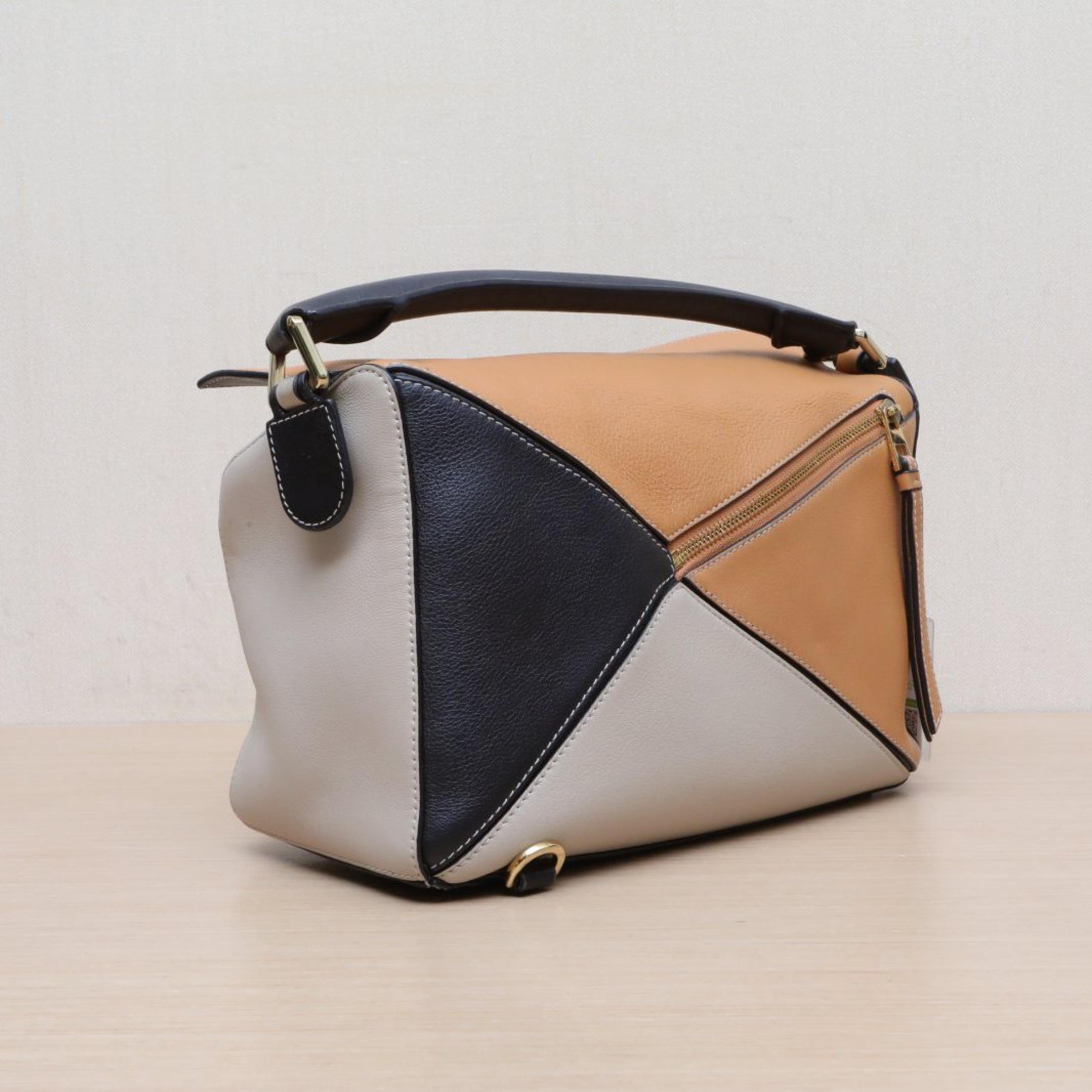 Loewe Loewe Puzzle 29 Geometric Bag Medium Colorblock Leather C
Original dust bag, shopping ticket, shoulder strap ALC3150